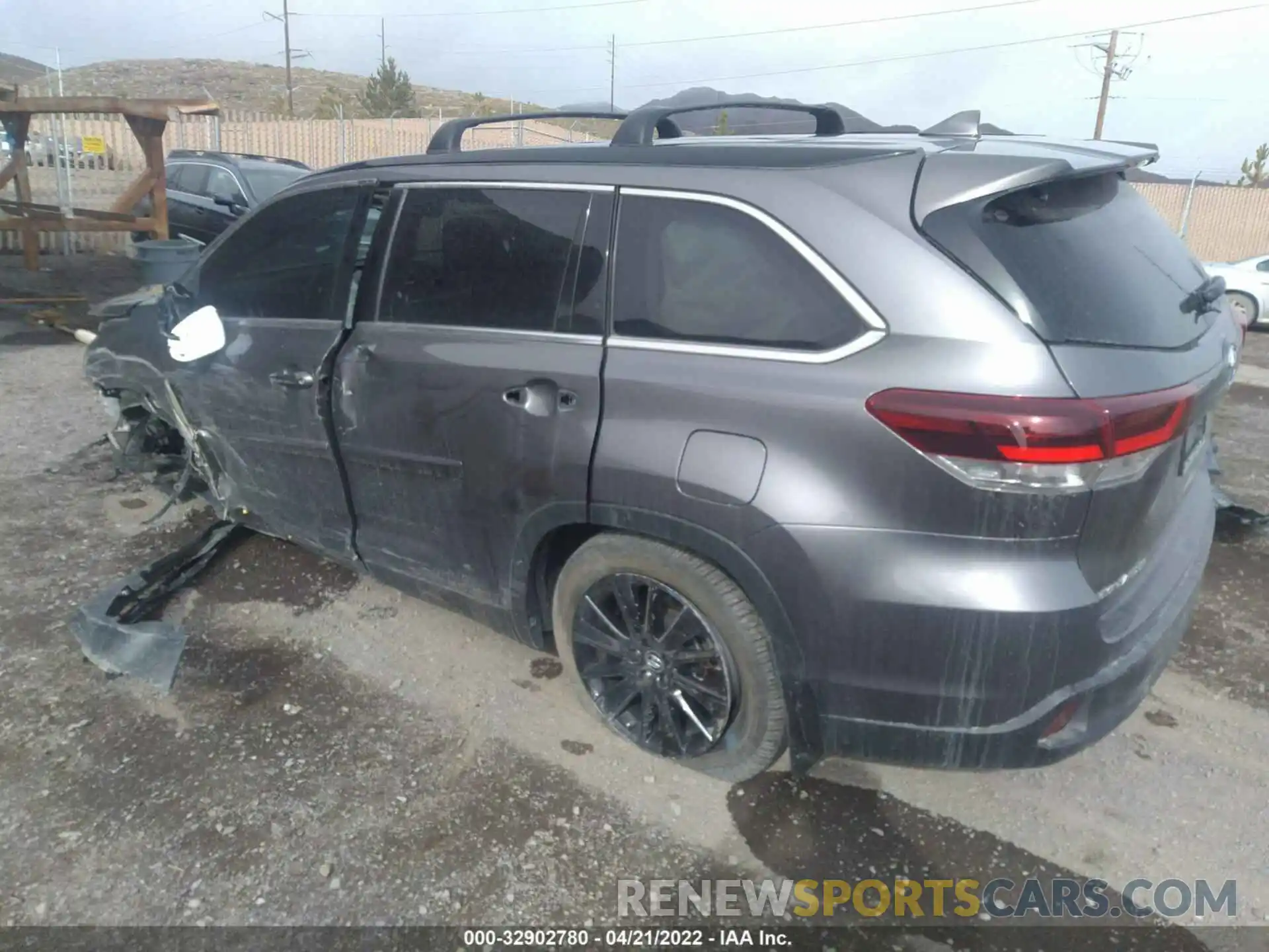 3 Фотография поврежденного автомобиля 5TDJZRFH9KS606327 TOYOTA HIGHLANDER 2019