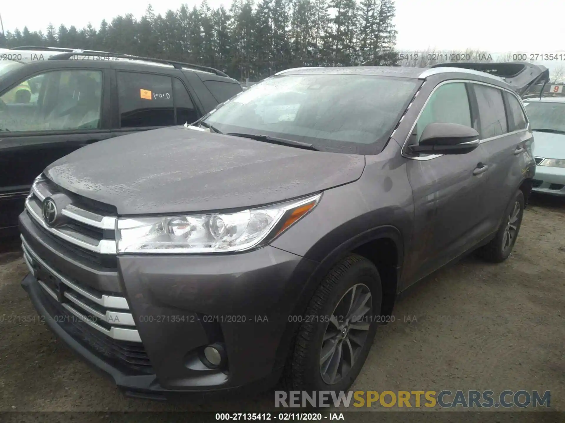 2 Photograph of a damaged car 5TDJZRFH9KS607137 TOYOTA HIGHLANDER 2019