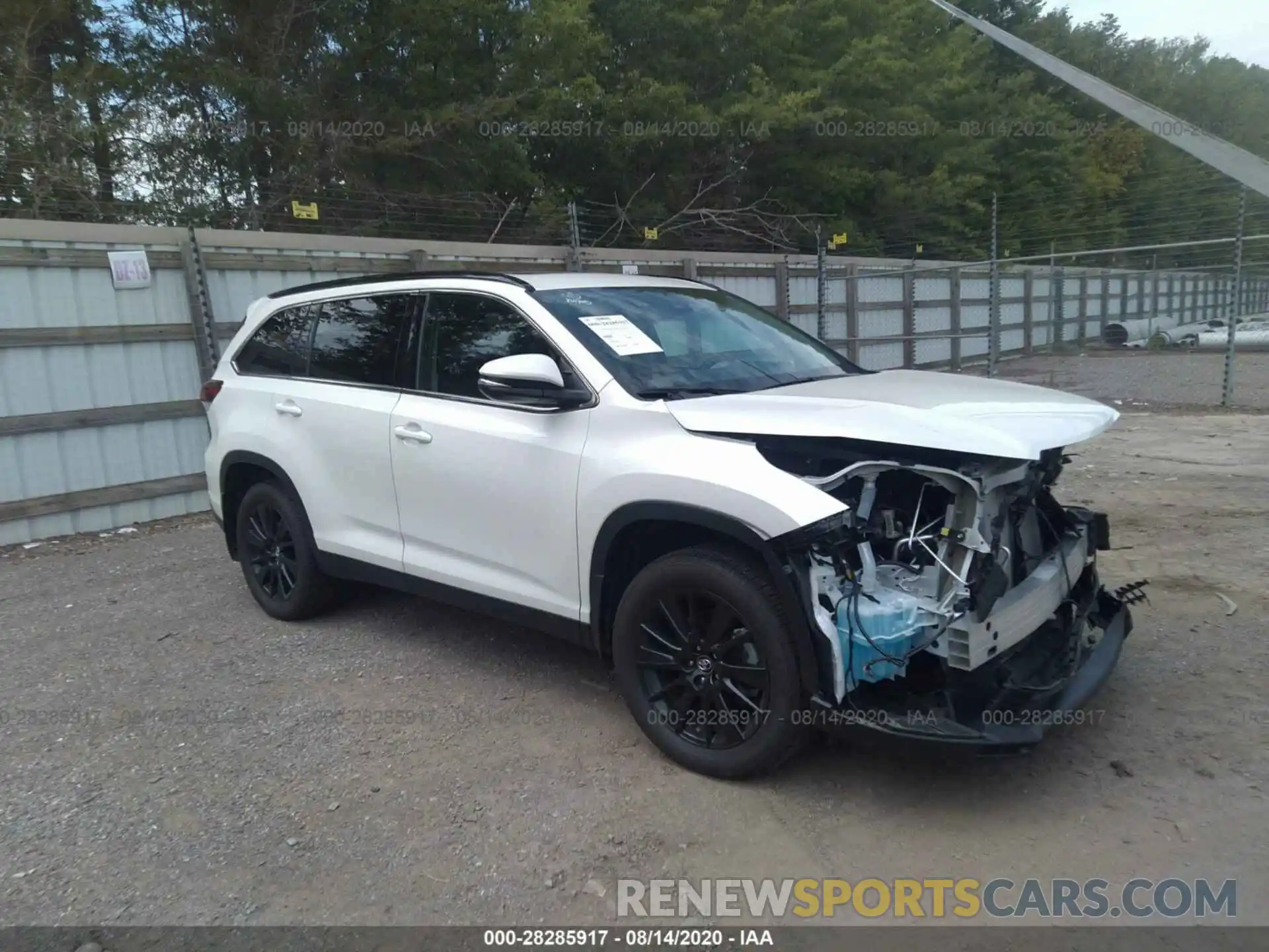 1 Photograph of a damaged car 5TDJZRFH9KS607882 TOYOTA HIGHLANDER 2019