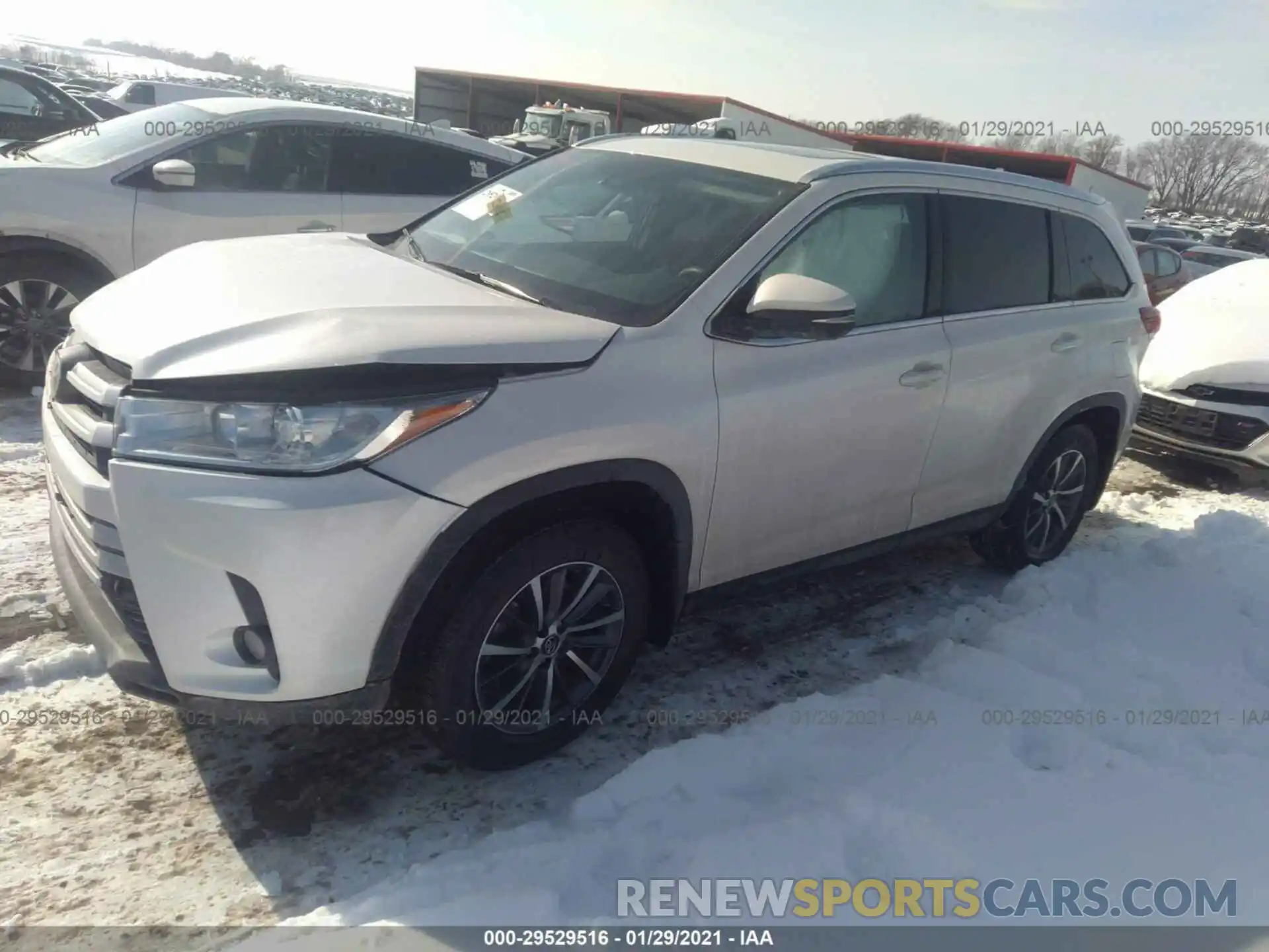 2 Photograph of a damaged car 5TDJZRFH9KS608241 TOYOTA HIGHLANDER 2019