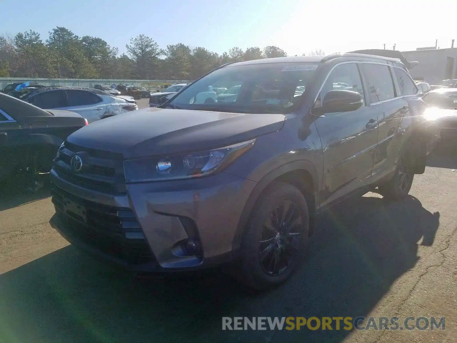 2 Photograph of a damaged car 5TDJZRFH9KS610667 TOYOTA HIGHLANDER 2019