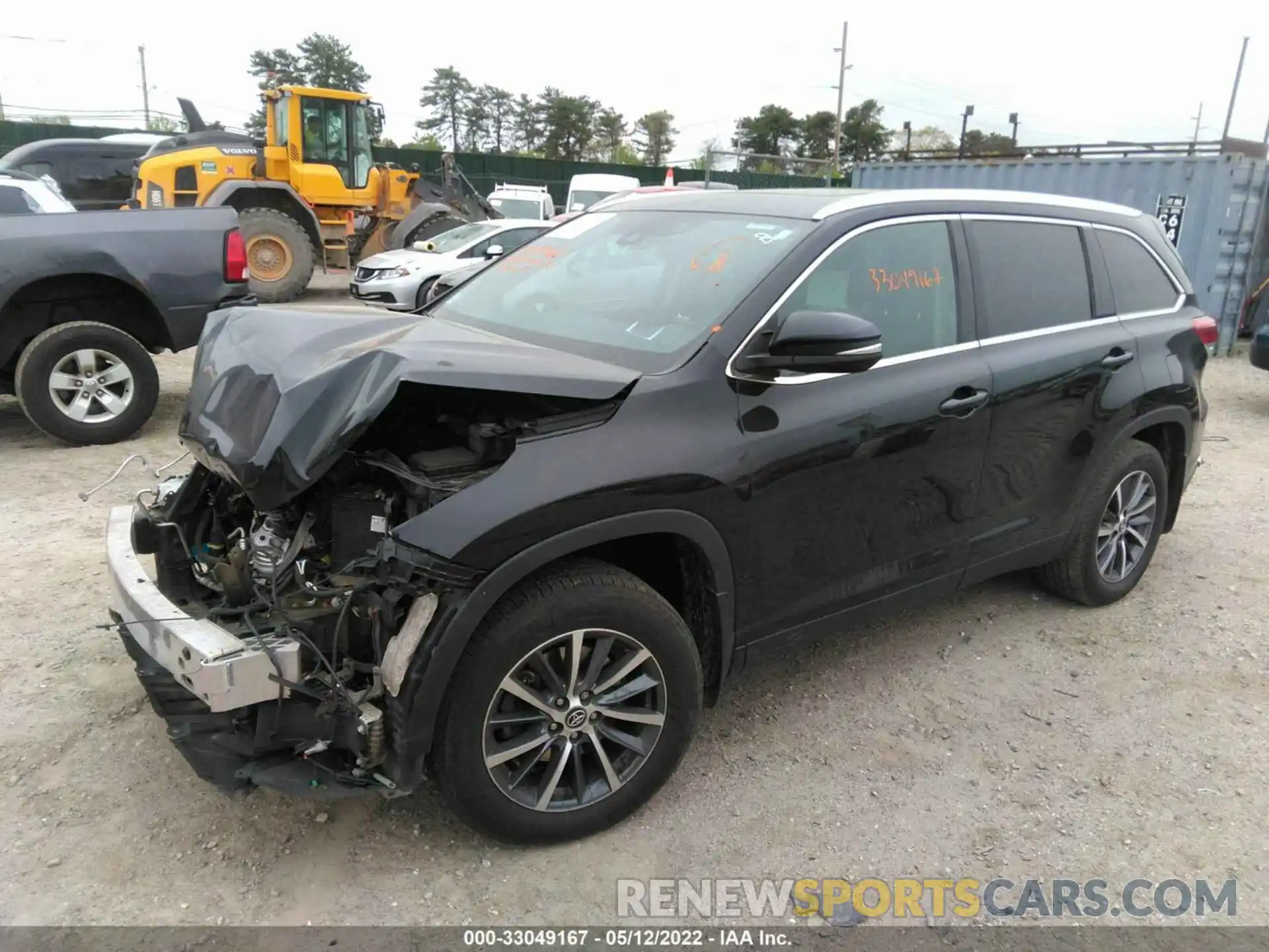 2 Photograph of a damaged car 5TDJZRFH9KS618137 TOYOTA HIGHLANDER 2019