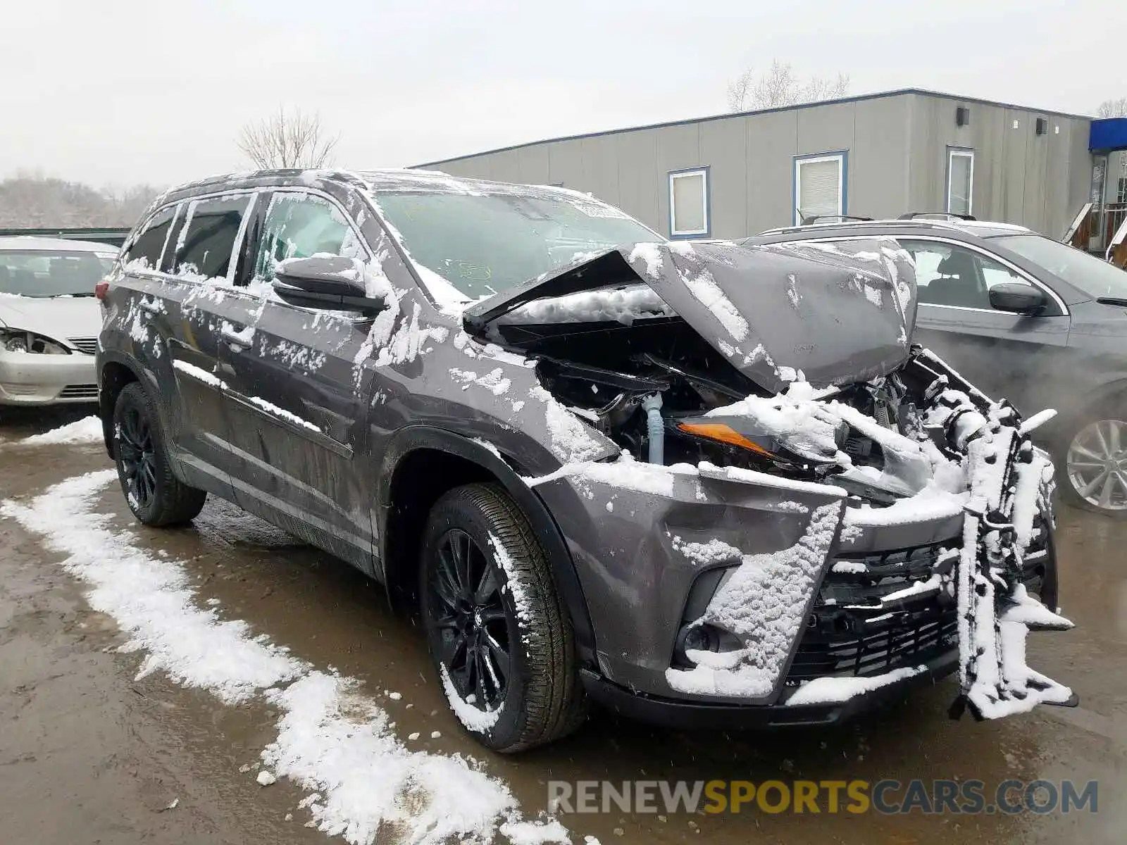 1 Photograph of a damaged car 5TDJZRFH9KS620471 TOYOTA HIGHLANDER 2019