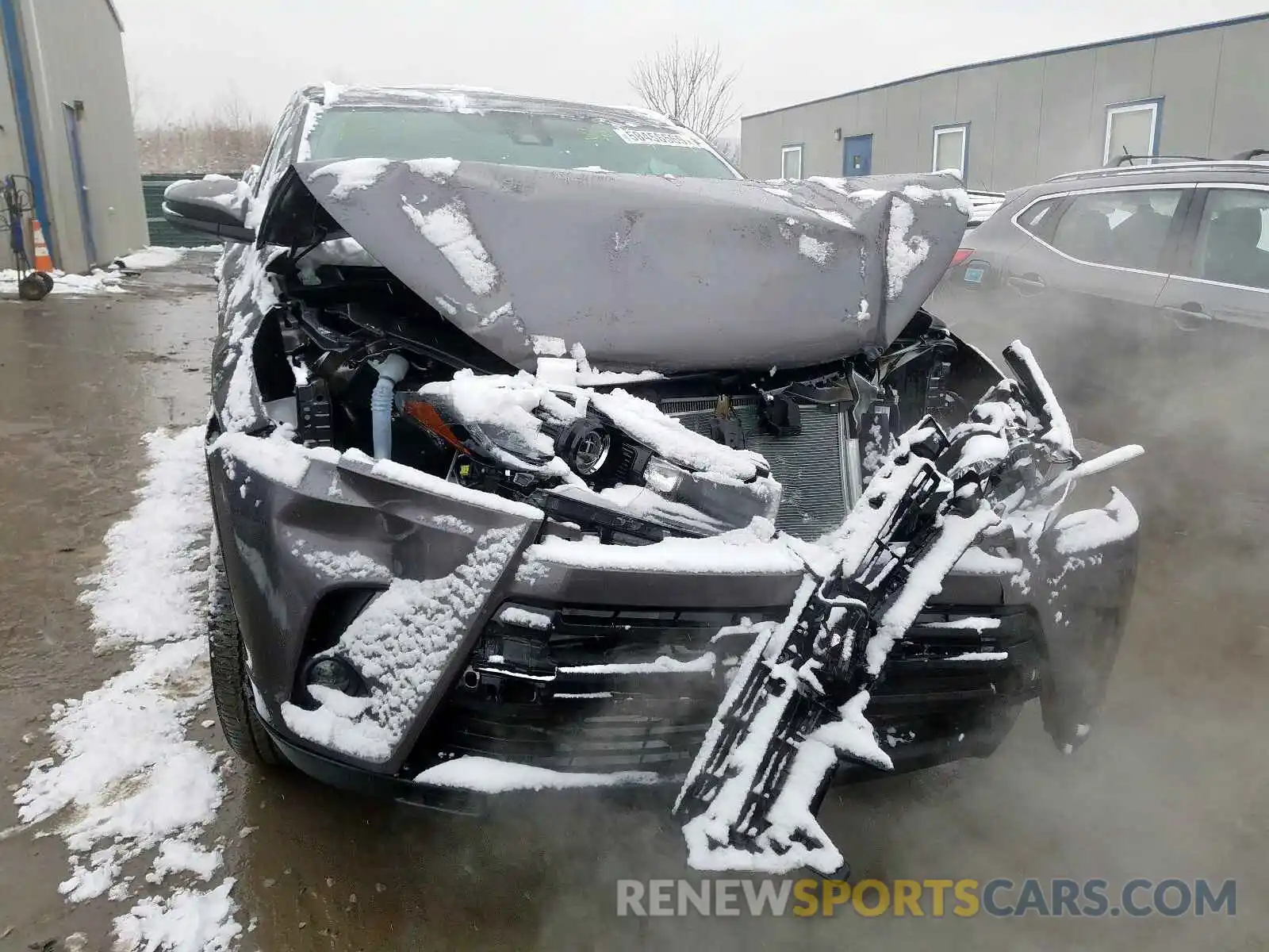 9 Photograph of a damaged car 5TDJZRFH9KS620471 TOYOTA HIGHLANDER 2019