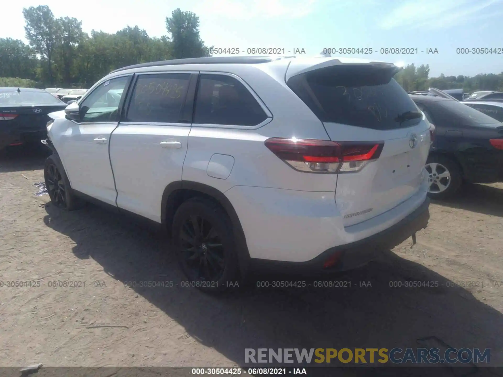 3 Фотография поврежденного автомобиля 5TDJZRFH9KS622768 TOYOTA HIGHLANDER 2019