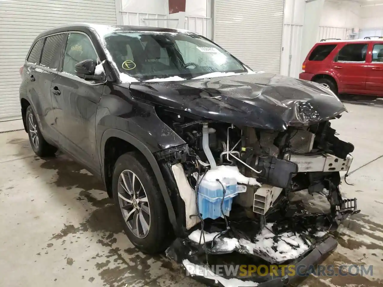 1 Photograph of a damaged car 5TDJZRFH9KS625914 TOYOTA HIGHLANDER 2019