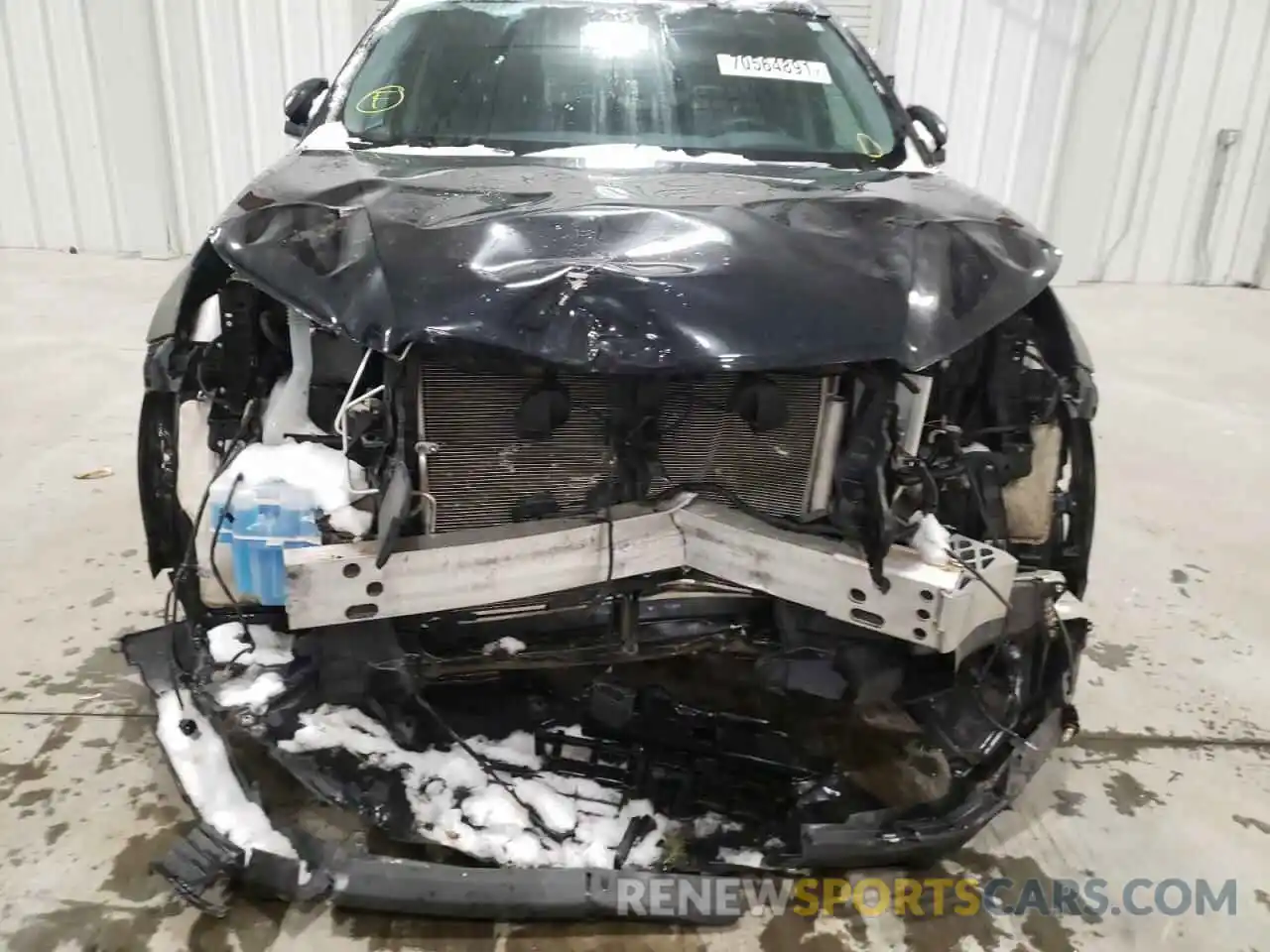 9 Photograph of a damaged car 5TDJZRFH9KS625914 TOYOTA HIGHLANDER 2019