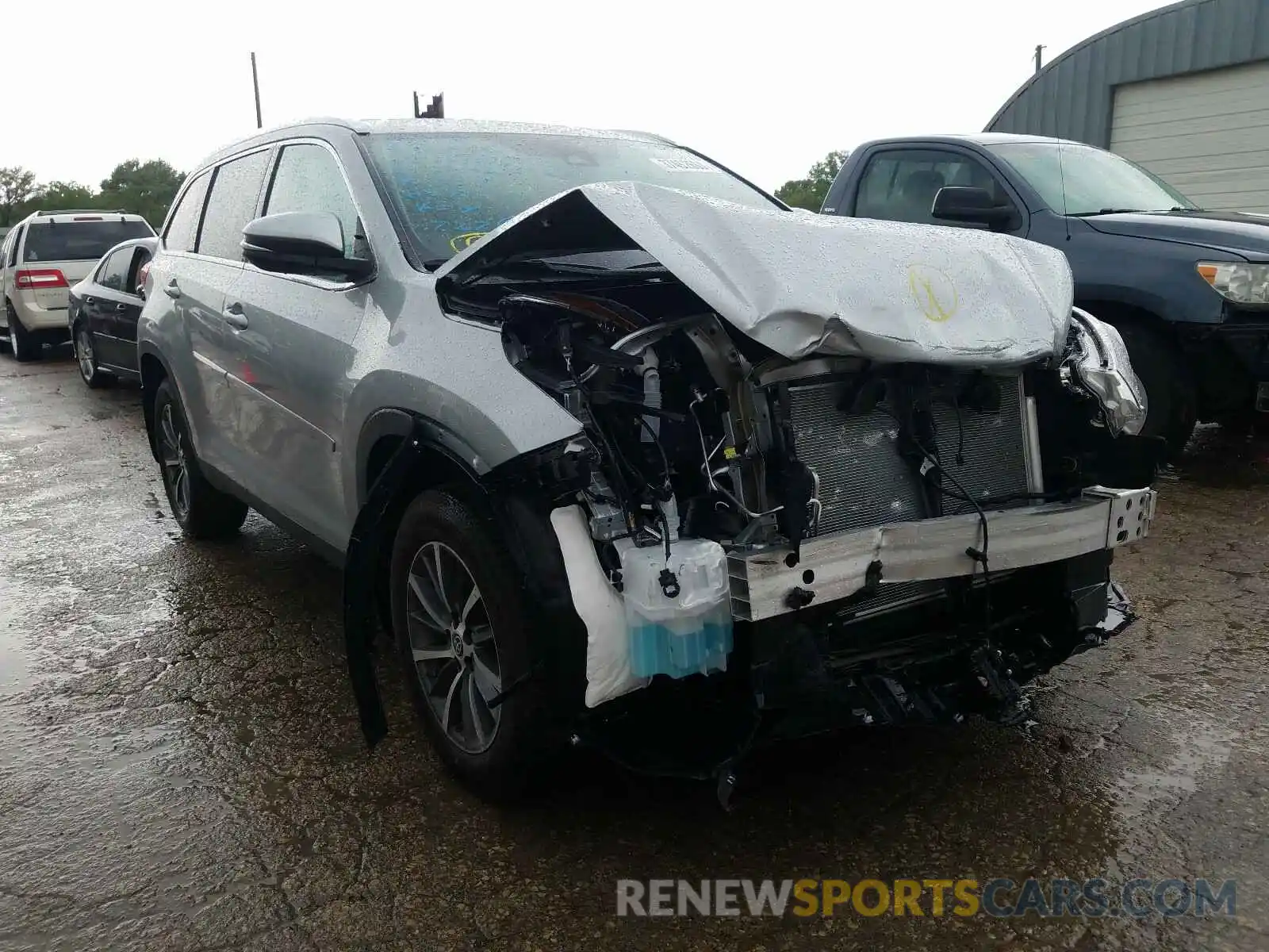 1 Photograph of a damaged car 5TDJZRFH9KS626805 TOYOTA HIGHLANDER 2019