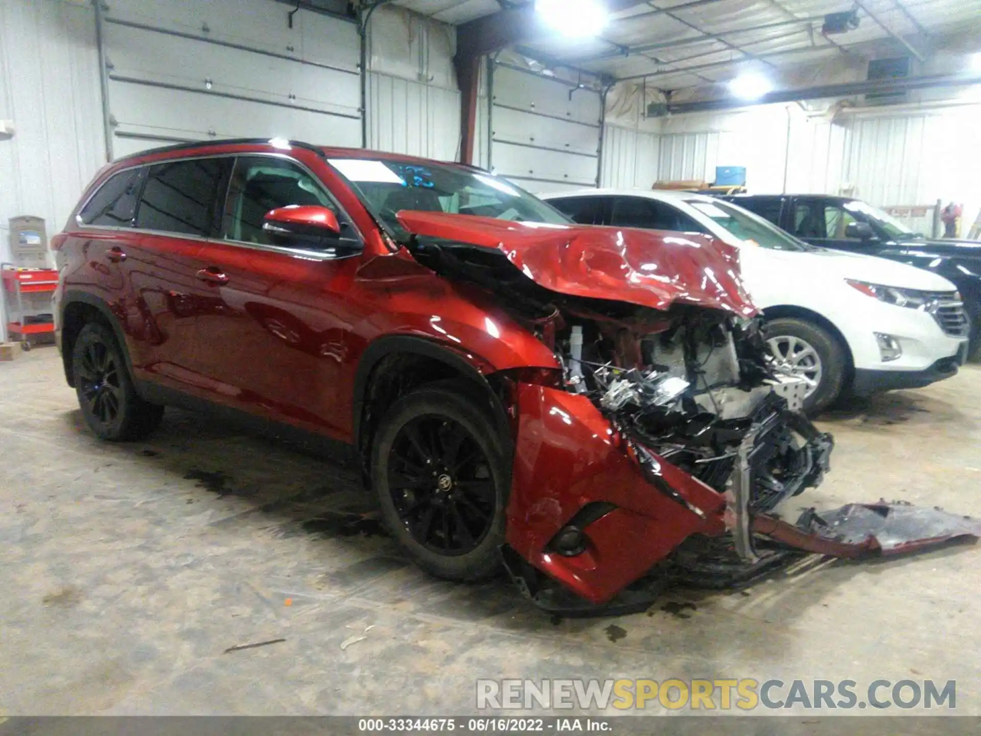 1 Photograph of a damaged car 5TDJZRFH9KS626948 TOYOTA HIGHLANDER 2019