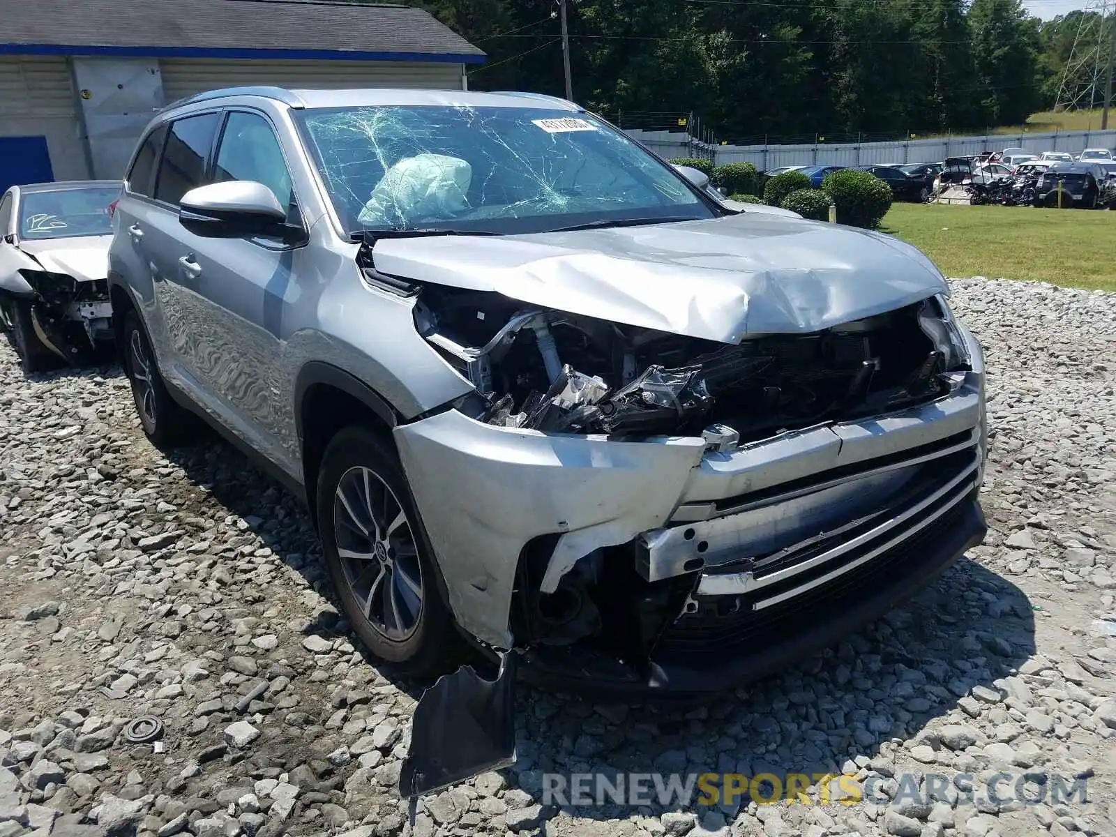 1 Photograph of a damaged car 5TDJZRFH9KS705908 TOYOTA HIGHLANDER 2019