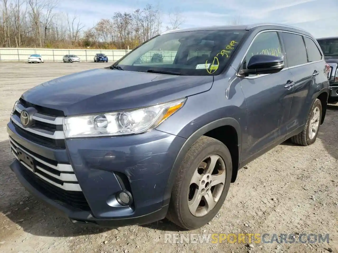 2 Photograph of a damaged car 5TDJZRFH9KS709635 TOYOTA HIGHLANDER 2019