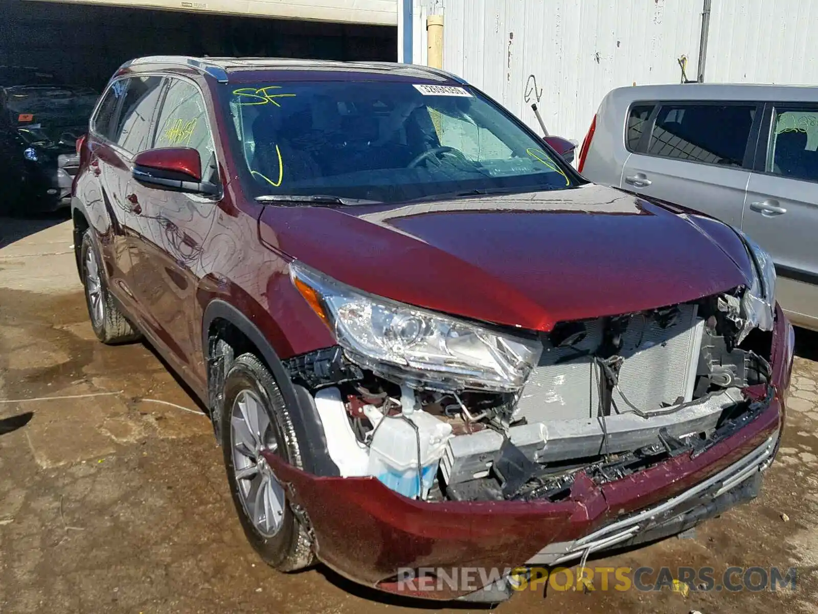 1 Photograph of a damaged car 5TDJZRFH9KS915800 TOYOTA HIGHLANDER 2019