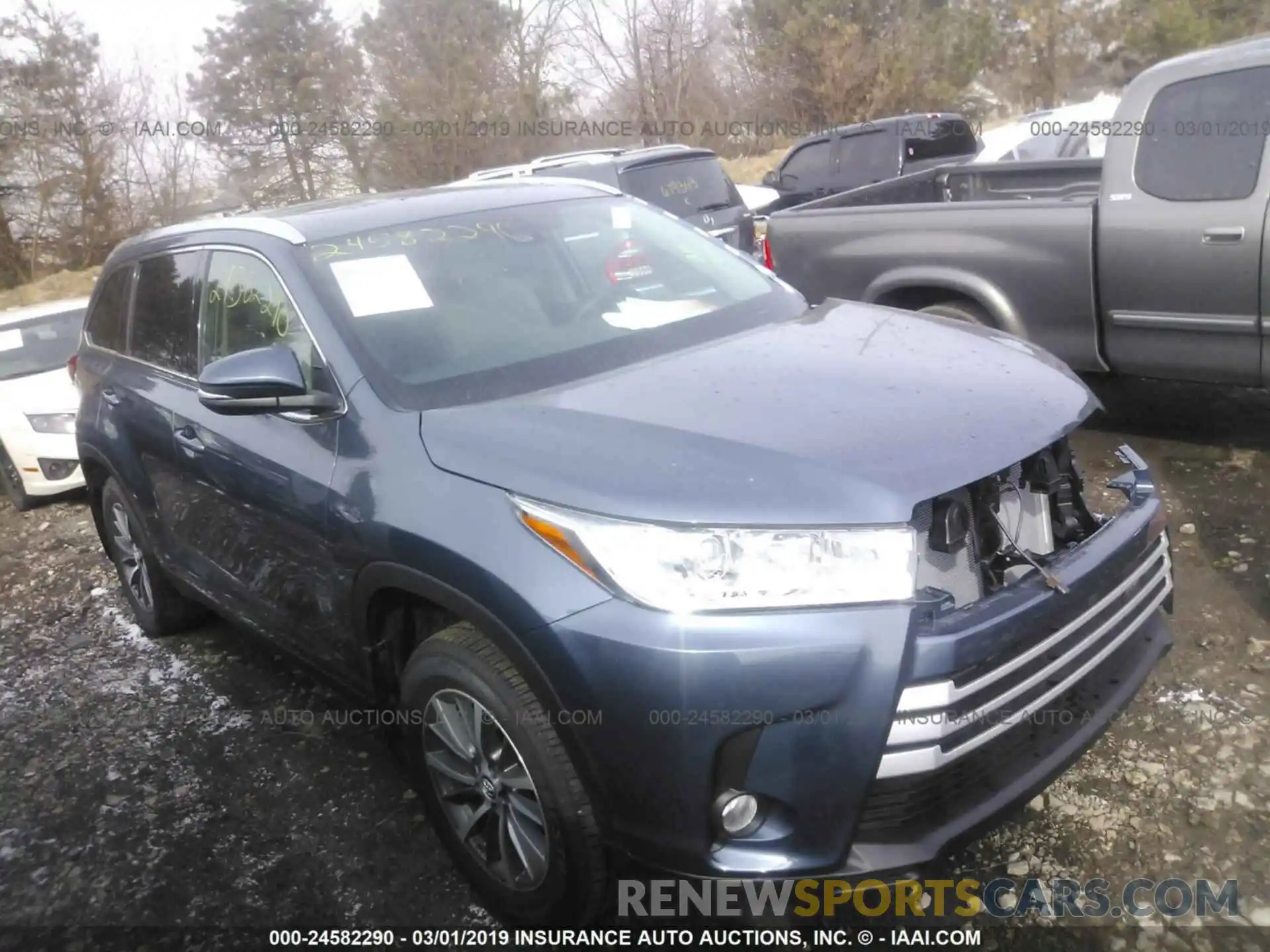 1 Photograph of a damaged car 5TDJZRFH9KS916221 TOYOTA HIGHLANDER 2019