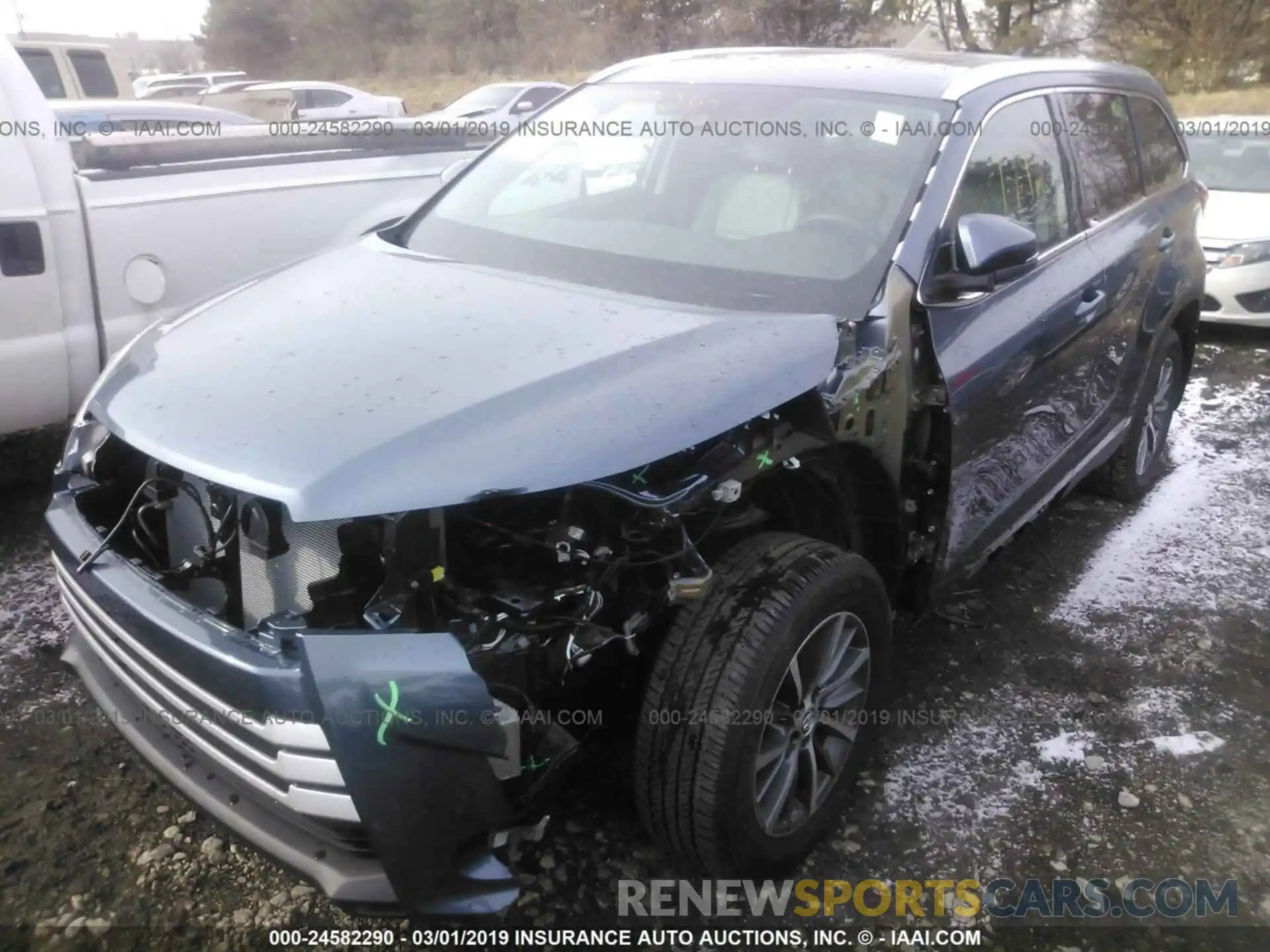 2 Photograph of a damaged car 5TDJZRFH9KS916221 TOYOTA HIGHLANDER 2019