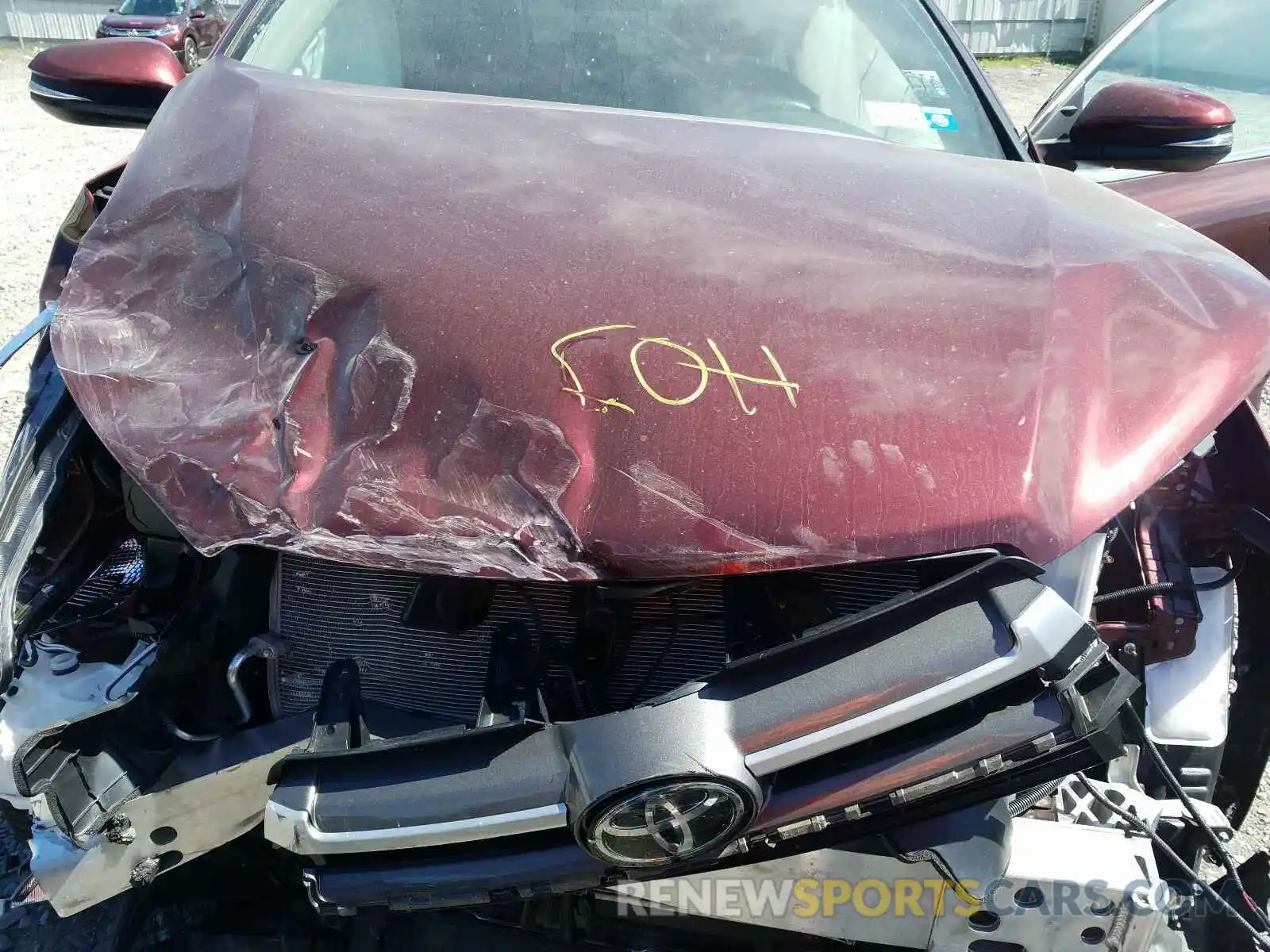 7 Photograph of a damaged car 5TDJZRFH9KS922052 TOYOTA HIGHLANDER 2019