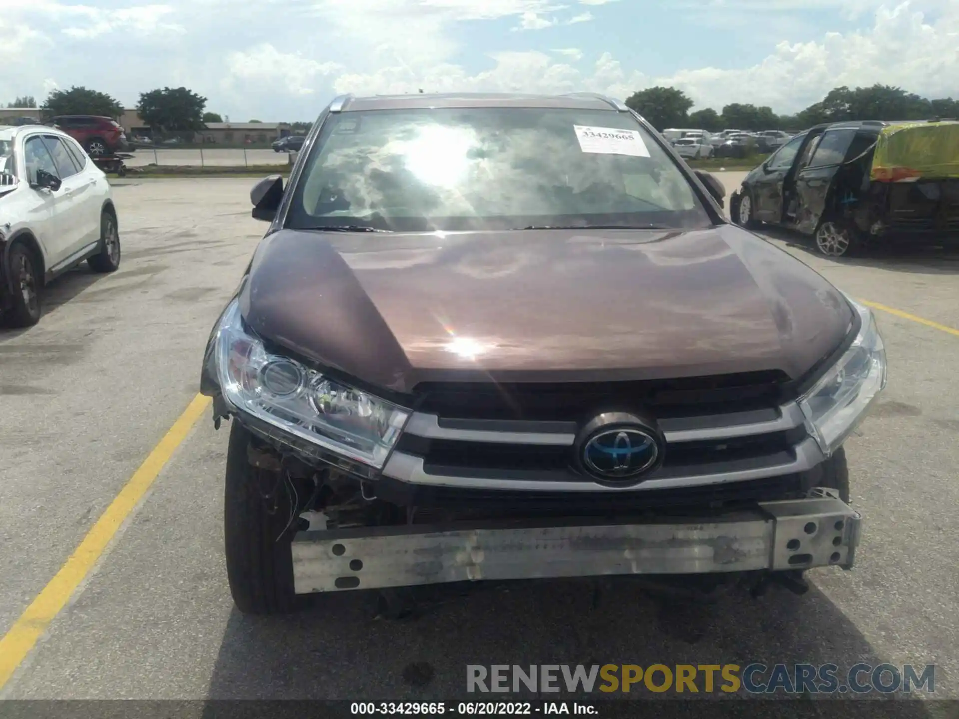 6 Photograph of a damaged car 5TDJZRFH9KS924013 TOYOTA HIGHLANDER 2019