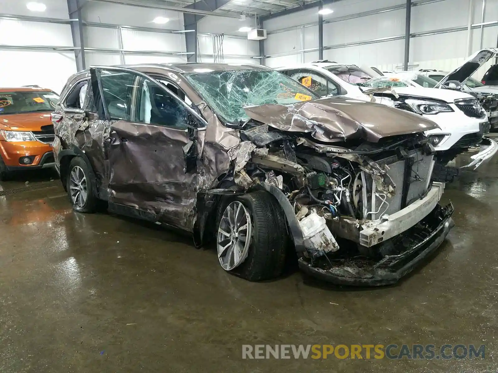 1 Photograph of a damaged car 5TDJZRFH9KS932869 TOYOTA HIGHLANDER 2019