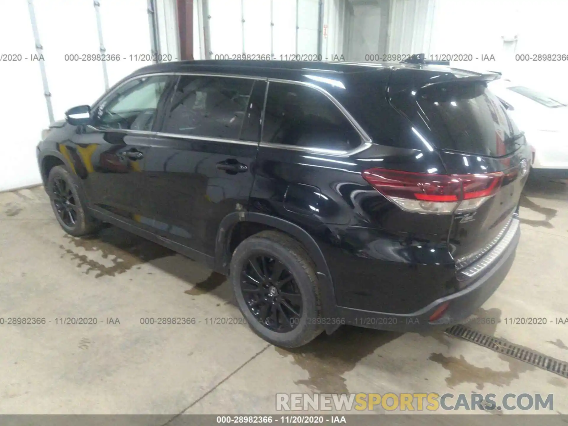 3 Photograph of a damaged car 5TDJZRFH9KS936226 TOYOTA HIGHLANDER 2019