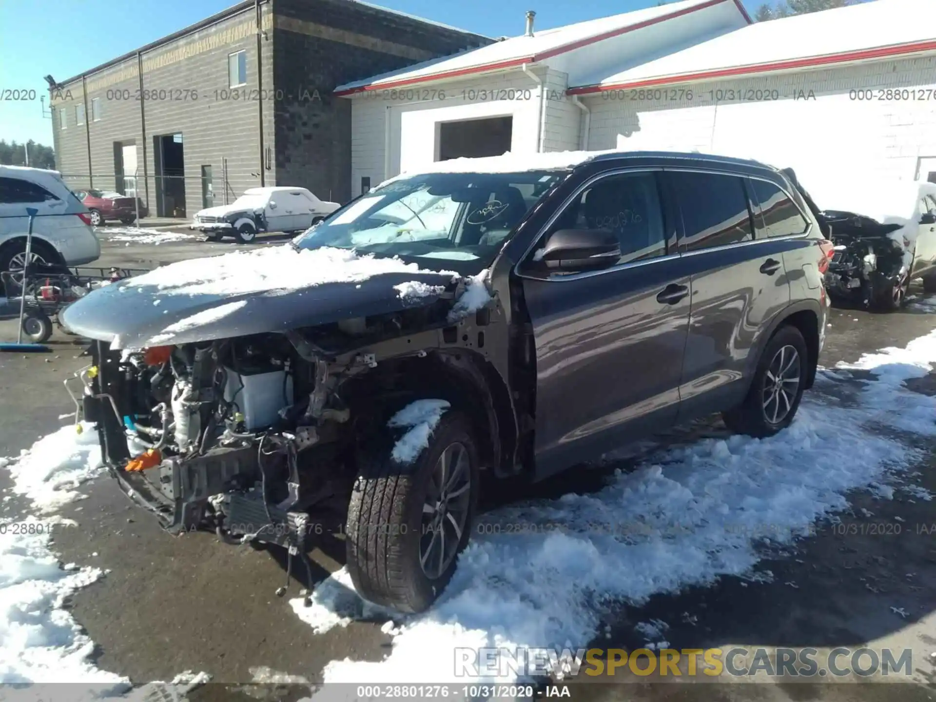 2 Photograph of a damaged car 5TDJZRFH9KS947422 TOYOTA HIGHLANDER 2019