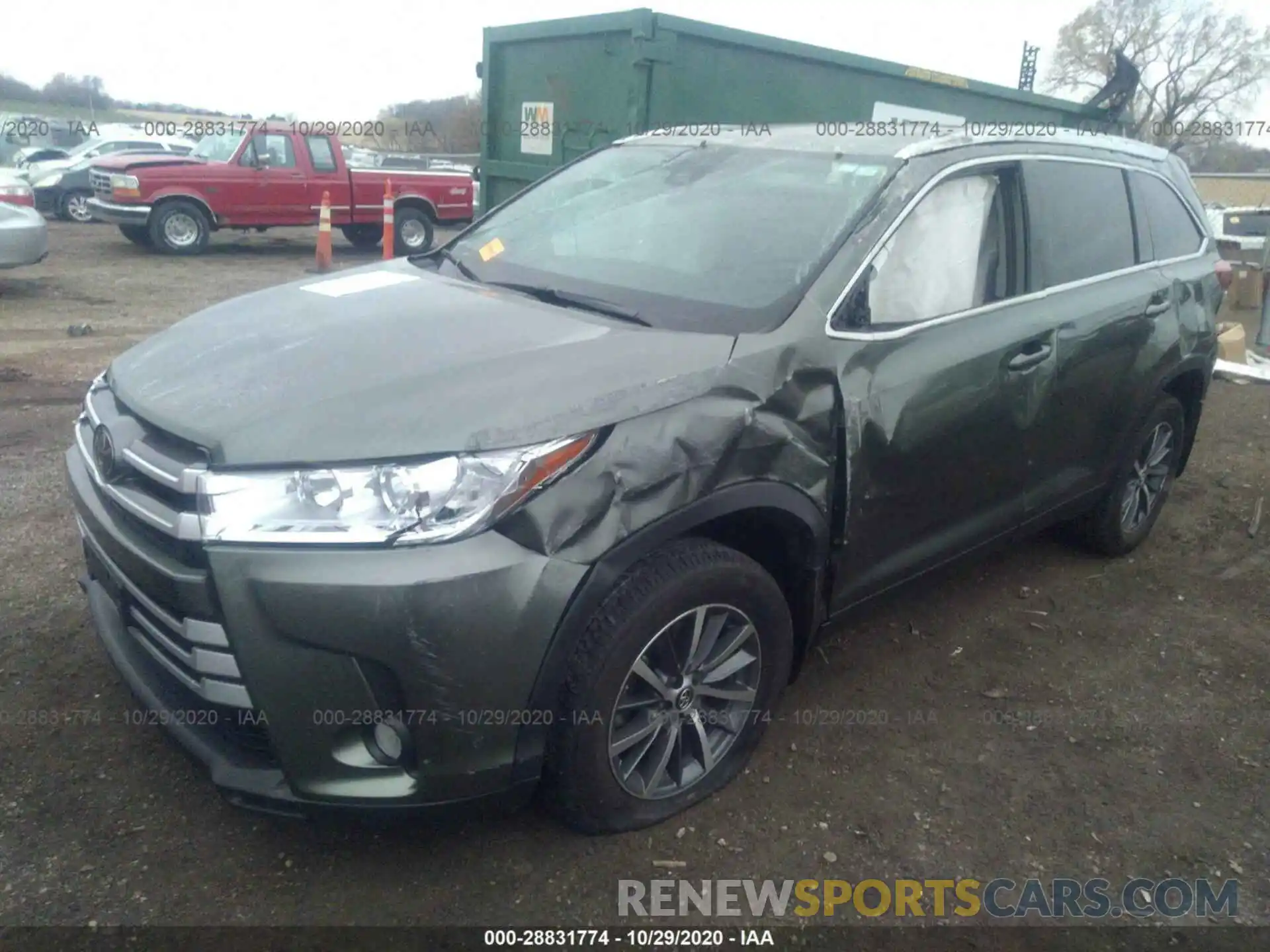 2 Photograph of a damaged car 5TDJZRFH9KS947694 TOYOTA HIGHLANDER 2019