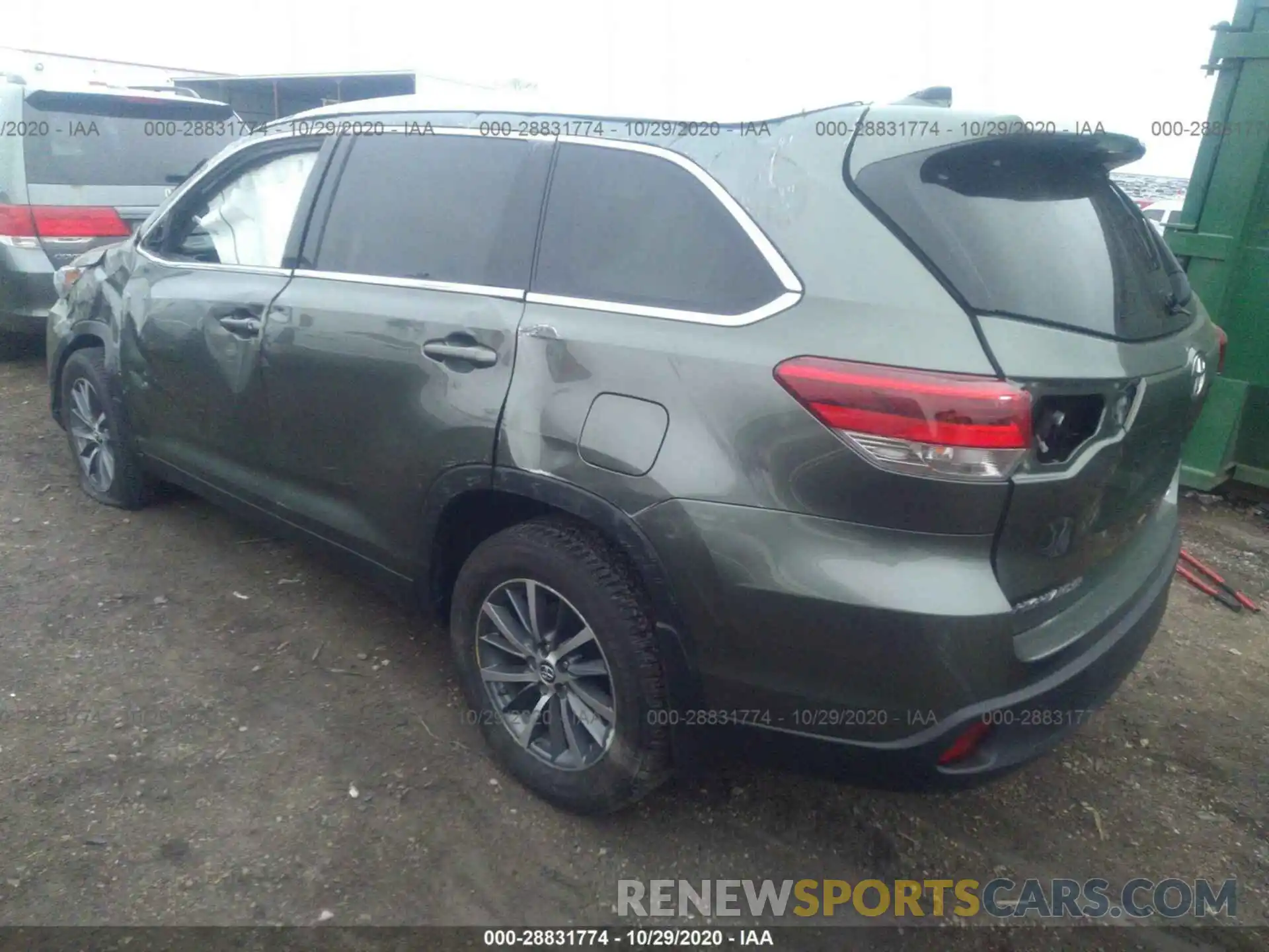 3 Photograph of a damaged car 5TDJZRFH9KS947694 TOYOTA HIGHLANDER 2019