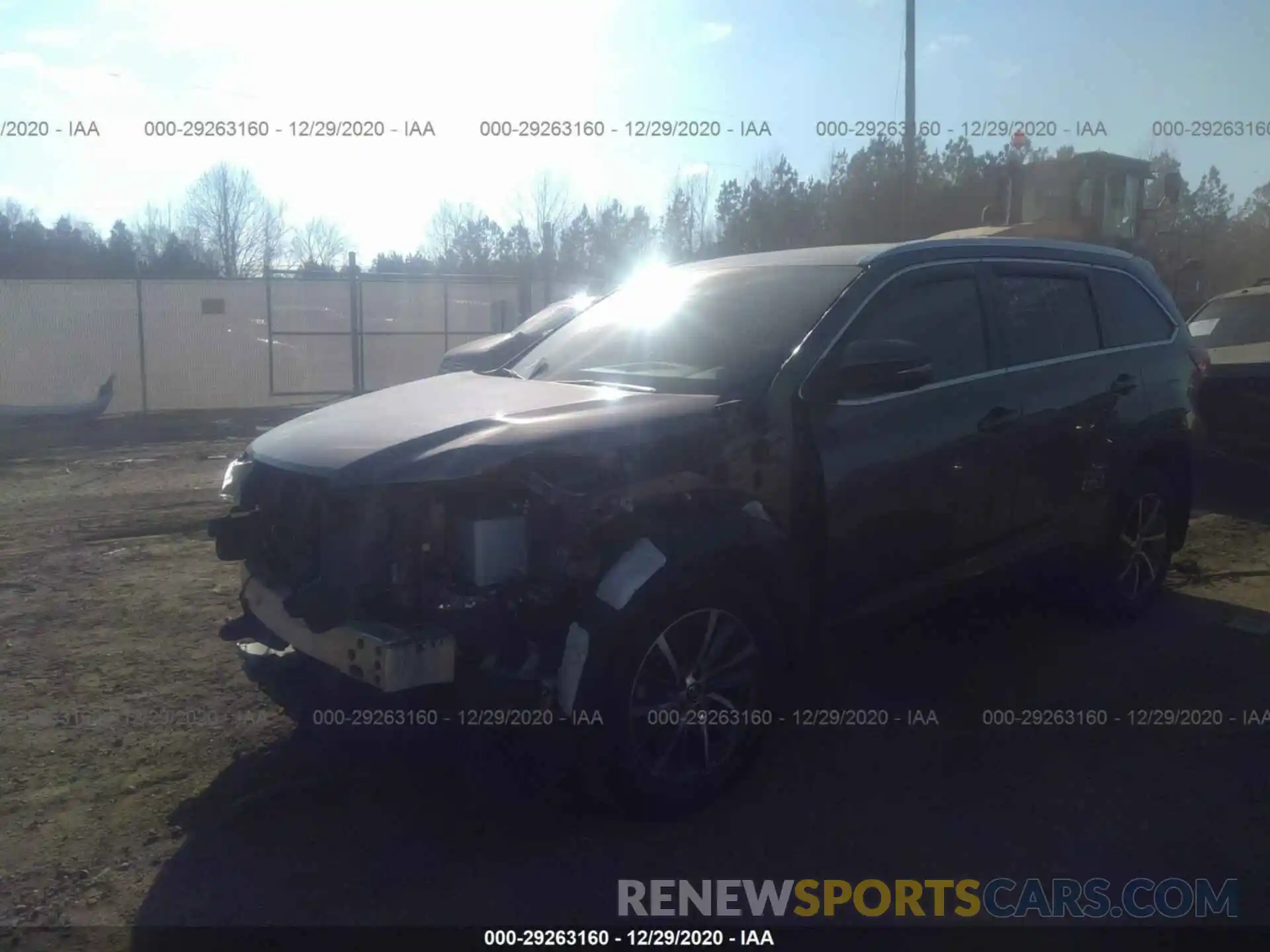 2 Photograph of a damaged car 5TDJZRFH9KS948411 TOYOTA HIGHLANDER 2019