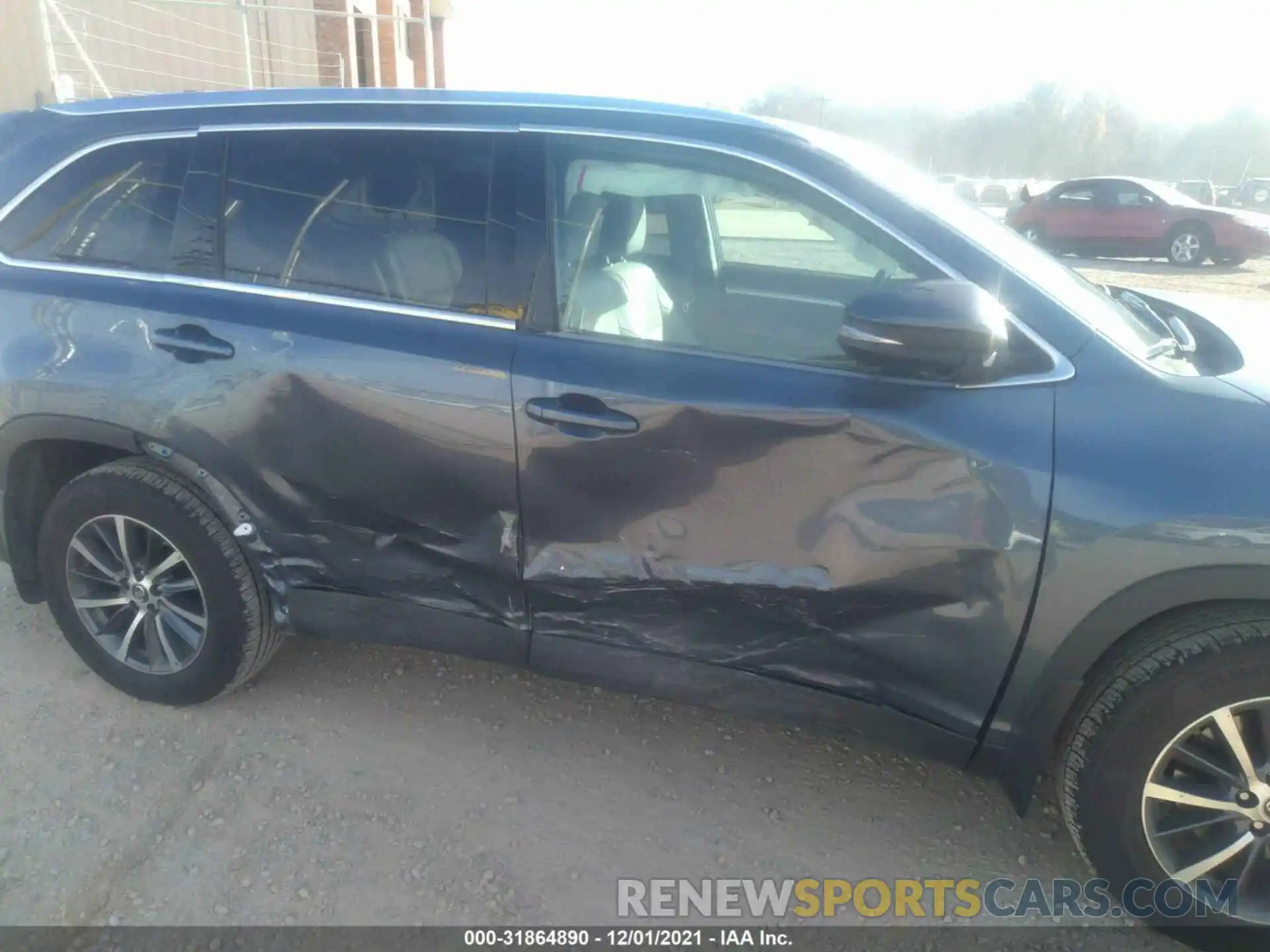 6 Photograph of a damaged car 5TDJZRFH9KS952720 TOYOTA HIGHLANDER 2019