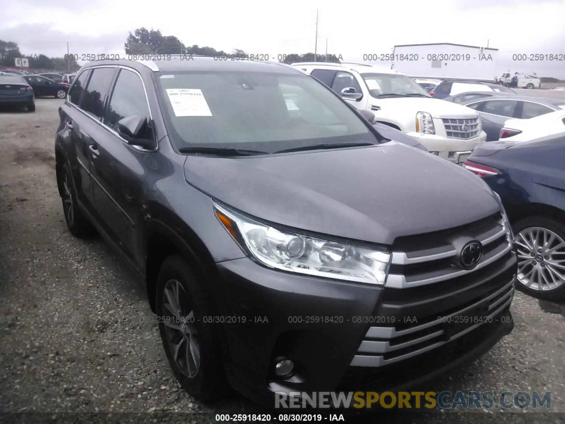 1 Photograph of a damaged car 5TDJZRFH9KS959957 TOYOTA HIGHLANDER 2019