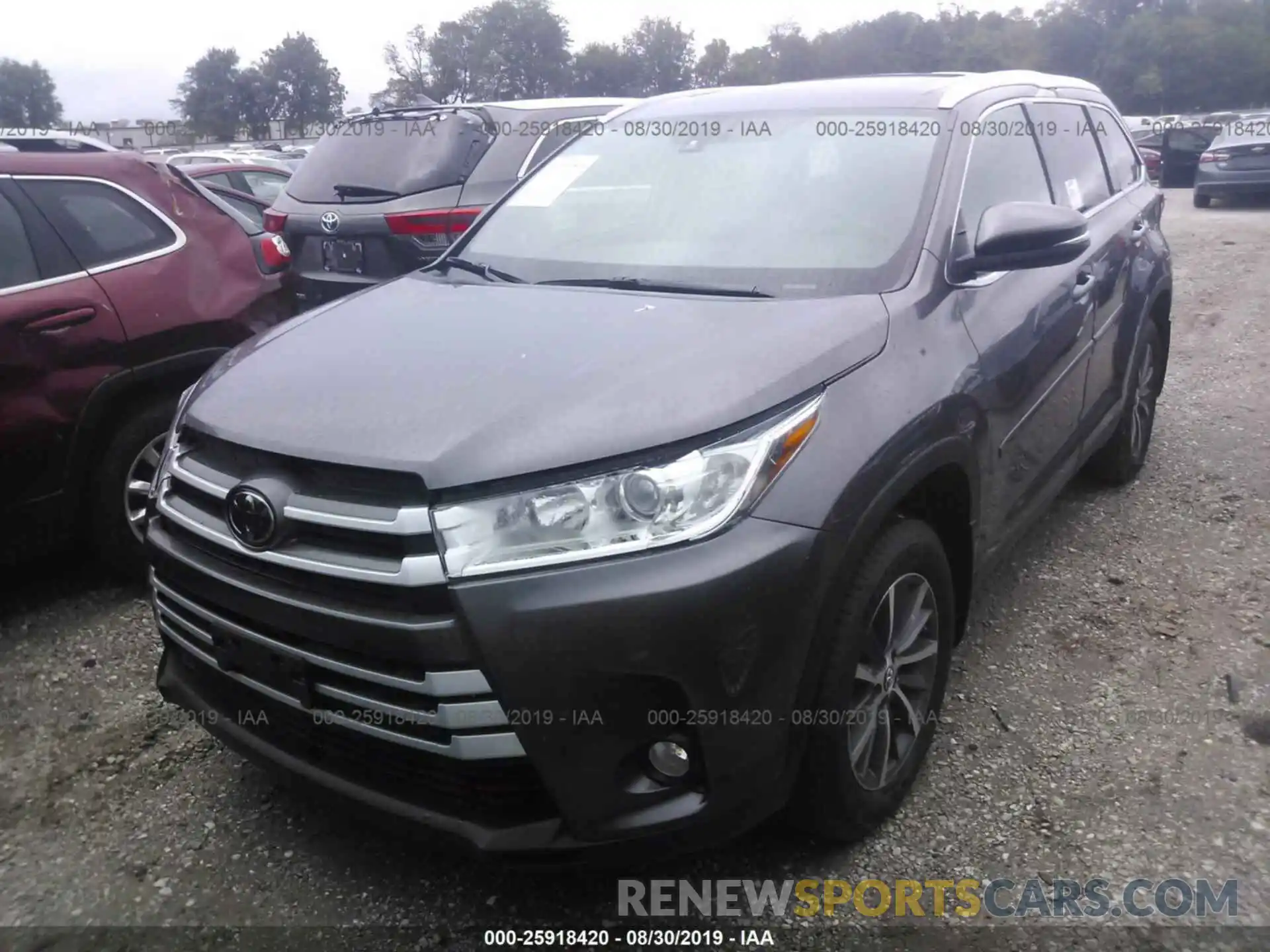 2 Photograph of a damaged car 5TDJZRFH9KS959957 TOYOTA HIGHLANDER 2019