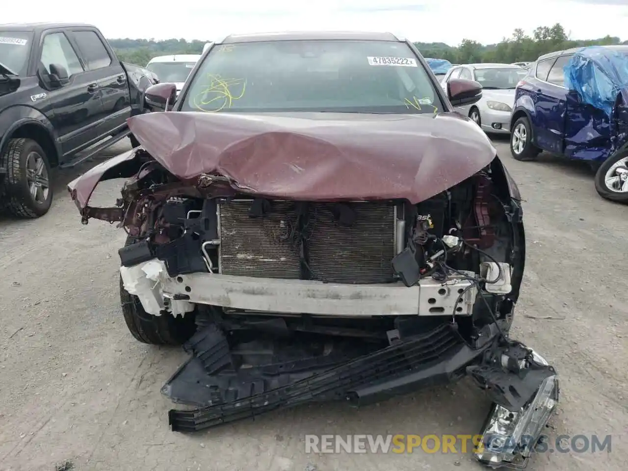 9 Photograph of a damaged car 5TDJZRFH9KS960946 TOYOTA HIGHLANDER 2019