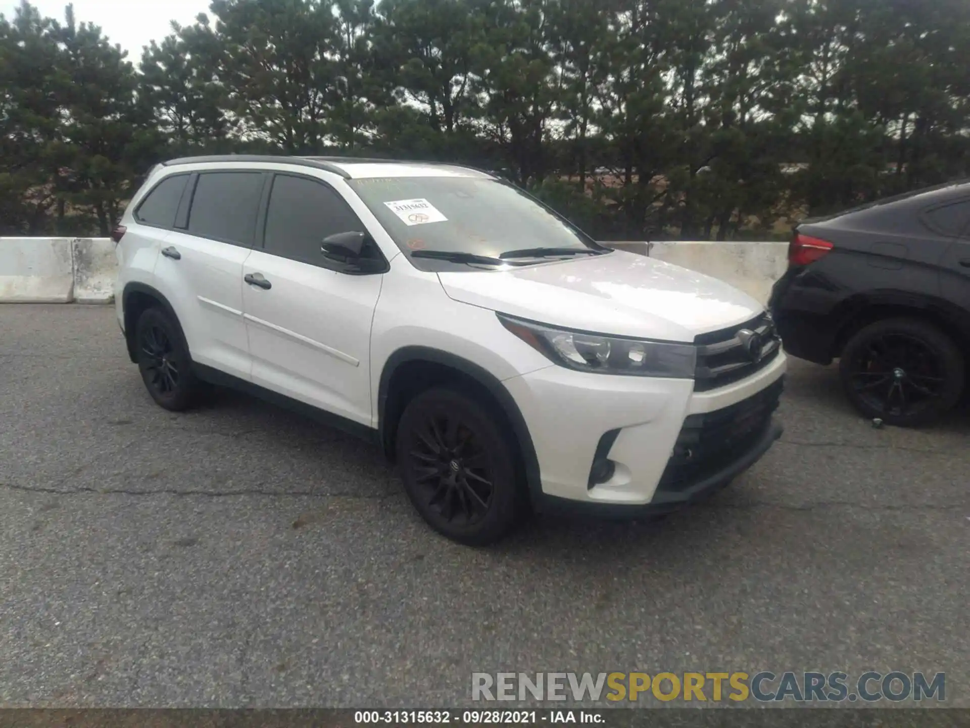 1 Photograph of a damaged car 5TDJZRFH9KS968478 TOYOTA HIGHLANDER 2019