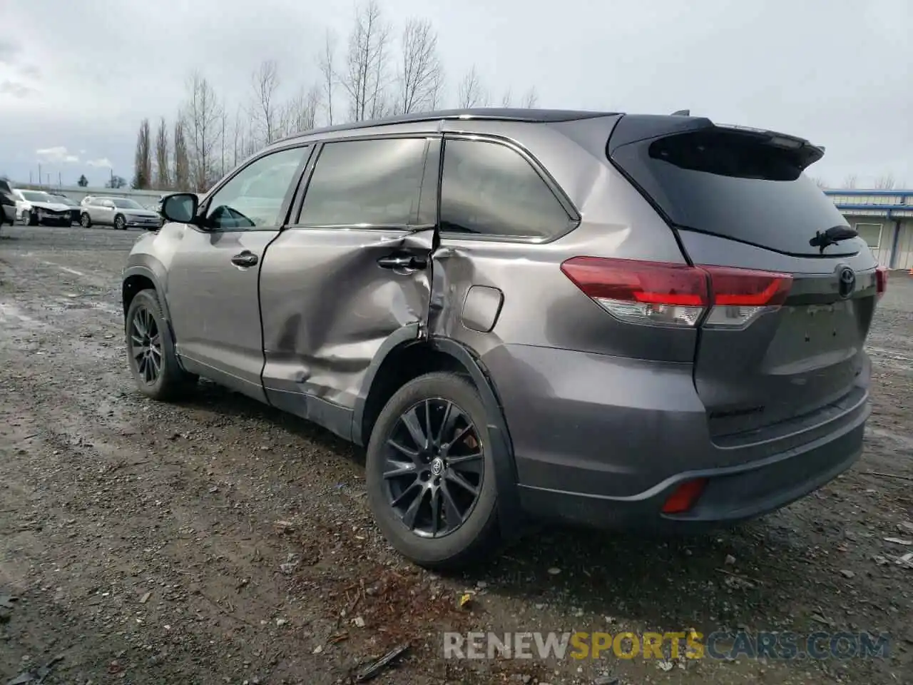 2 Photograph of a damaged car 5TDJZRFH9KS971218 TOYOTA HIGHLANDER 2019