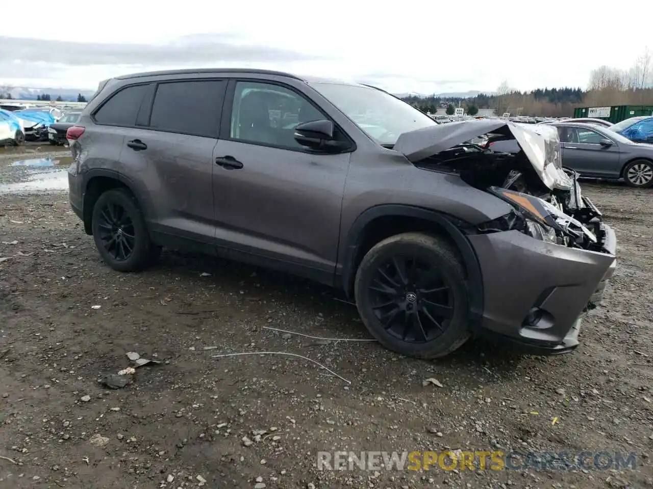 4 Photograph of a damaged car 5TDJZRFH9KS971218 TOYOTA HIGHLANDER 2019