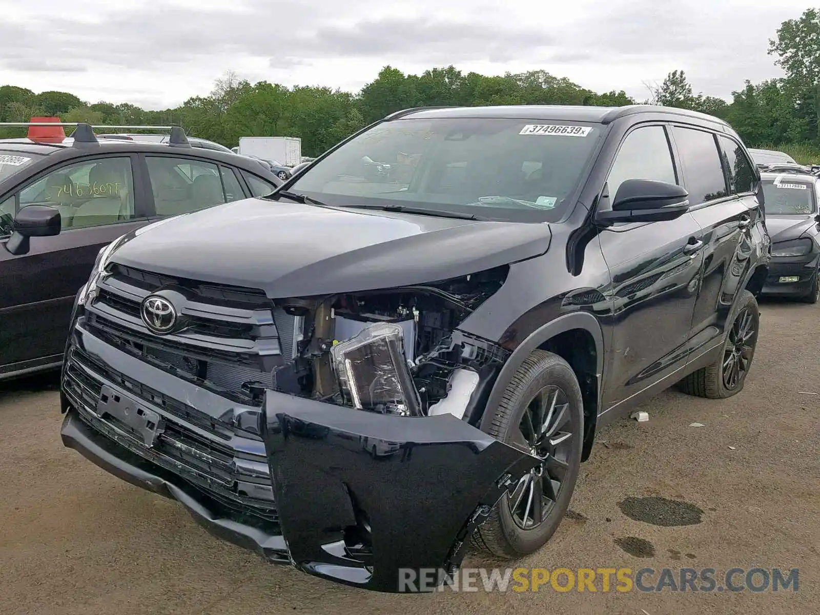 2 Photograph of a damaged car 5TDJZRFH9KS973387 TOYOTA HIGHLANDER 2019