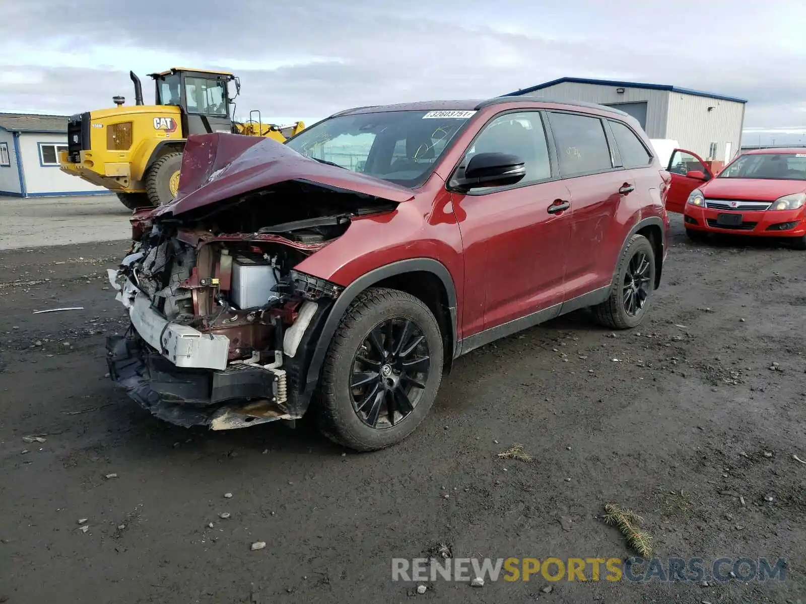 2 Photograph of a damaged car 5TDJZRFH9KS976600 TOYOTA HIGHLANDER 2019