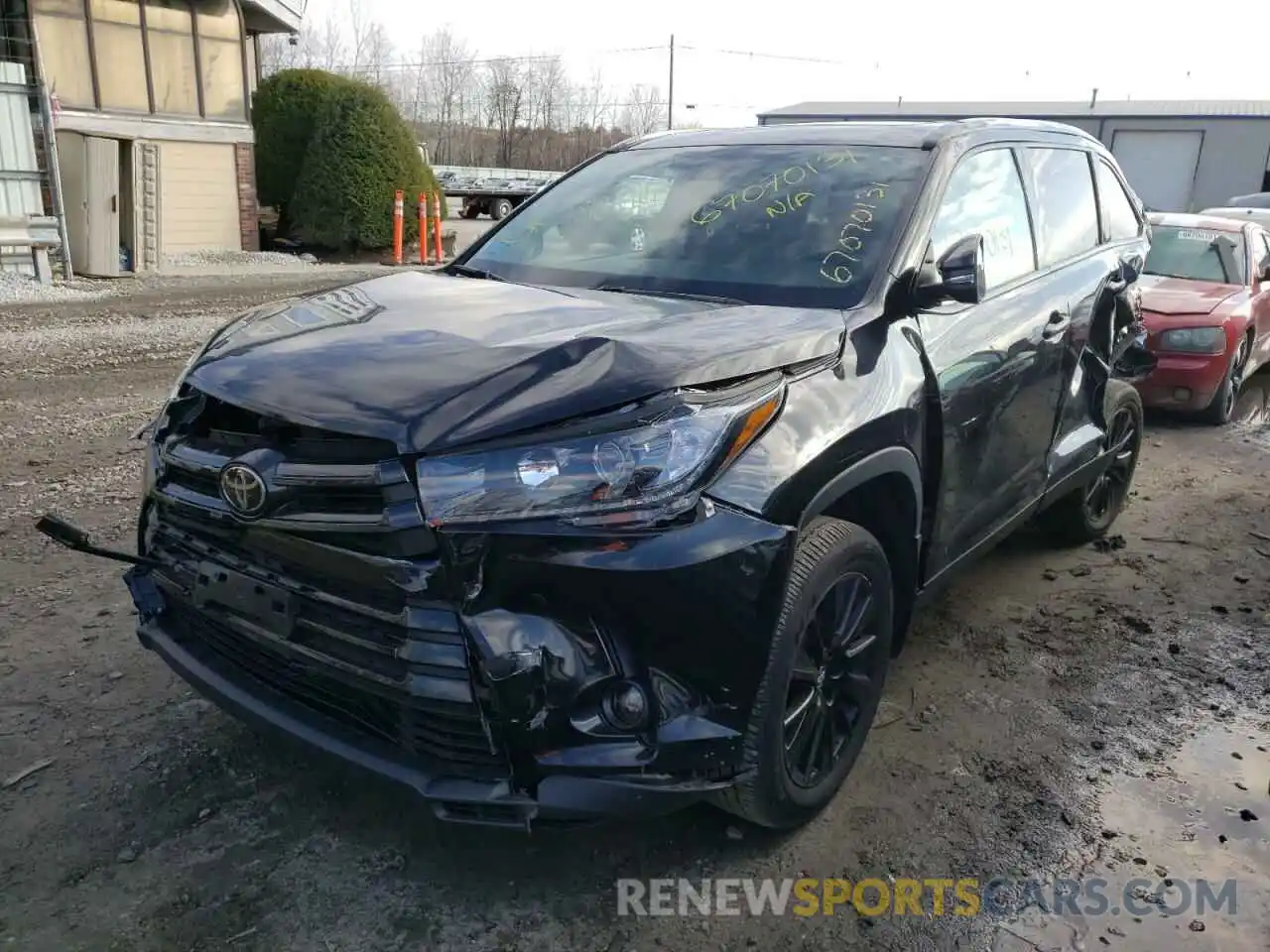 2 Photograph of a damaged car 5TDJZRFH9KS976905 TOYOTA HIGHLANDER 2019