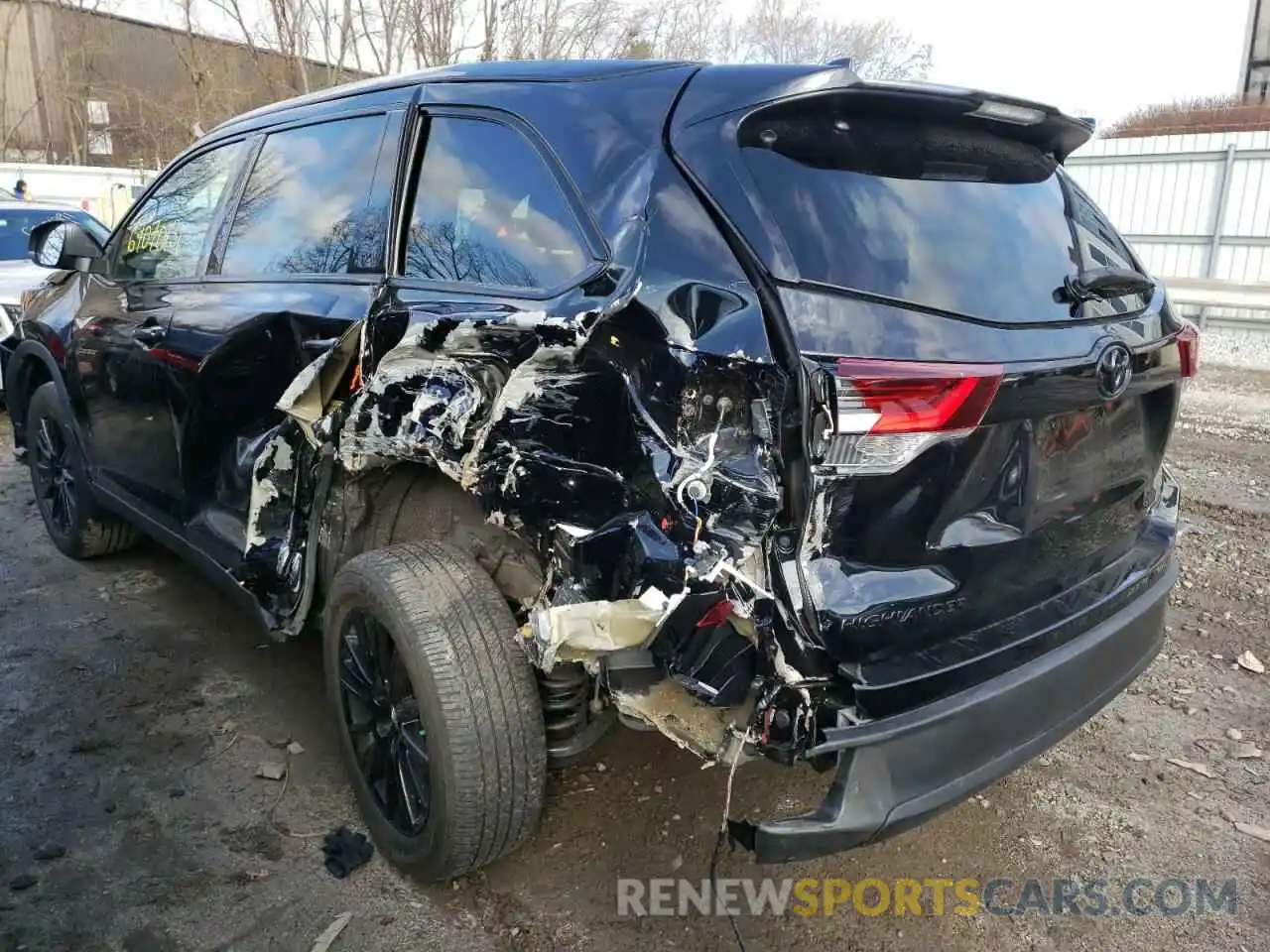 9 Photograph of a damaged car 5TDJZRFH9KS976905 TOYOTA HIGHLANDER 2019