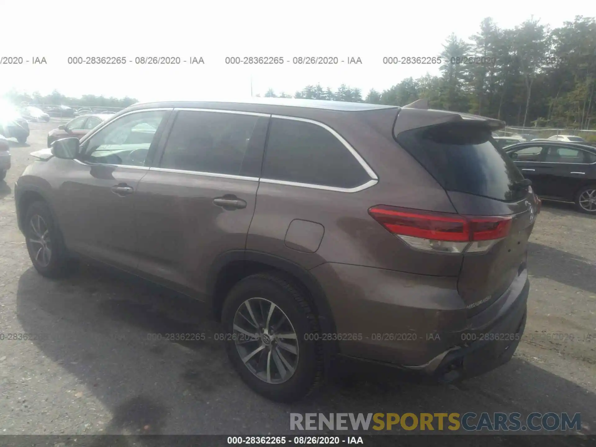 3 Photograph of a damaged car 5TDJZRFH9KS983756 TOYOTA HIGHLANDER 2019