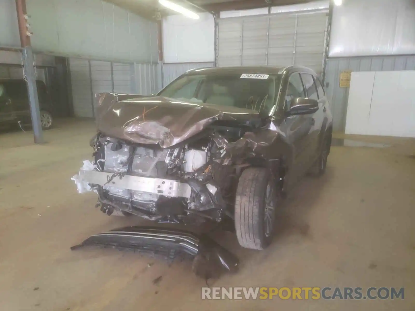 2 Photograph of a damaged car 5TDJZRFH9KS998824 TOYOTA HIGHLANDER 2019