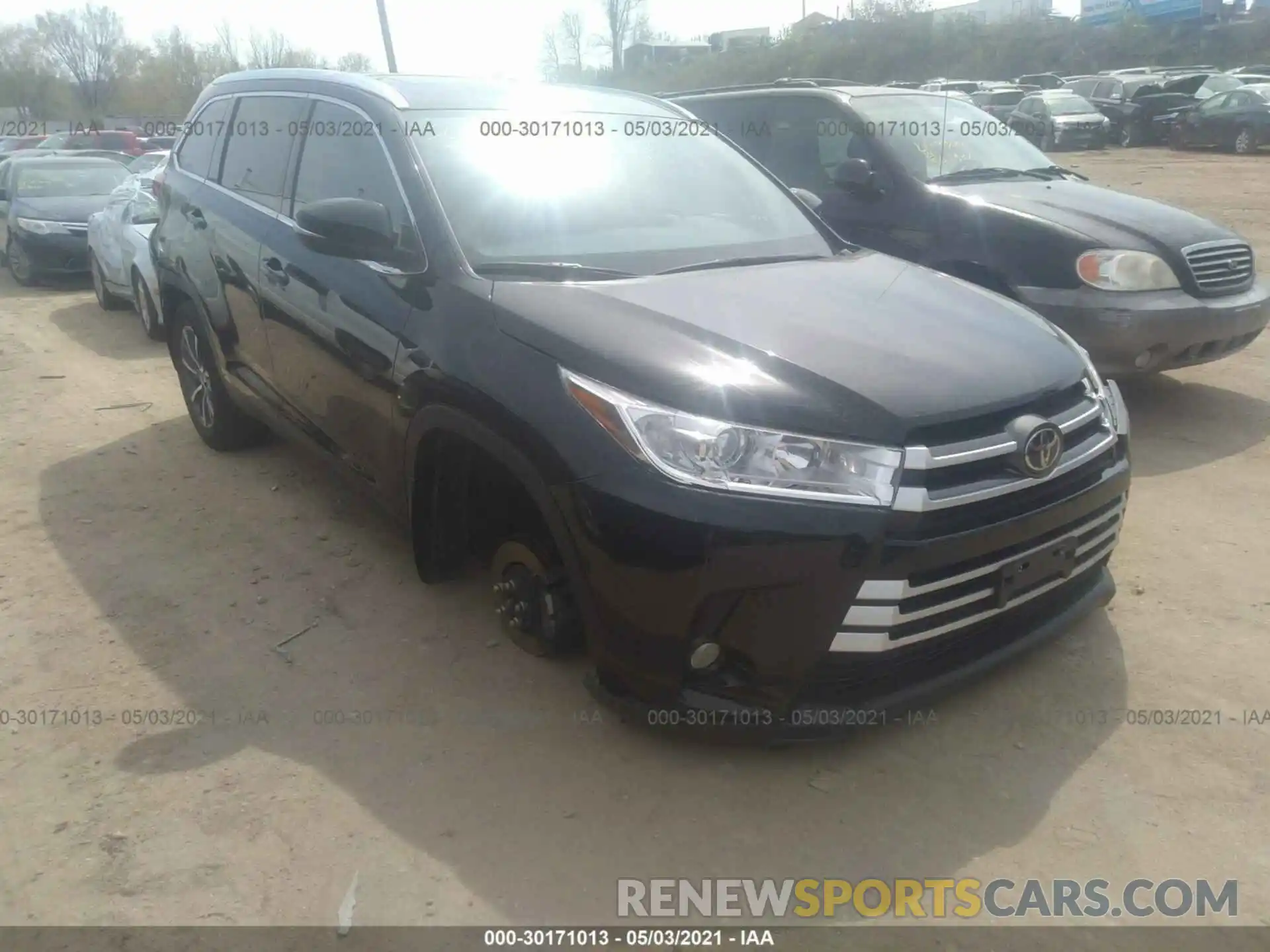 1 Photograph of a damaged car 5TDJZRFH9KS999326 TOYOTA HIGHLANDER 2019