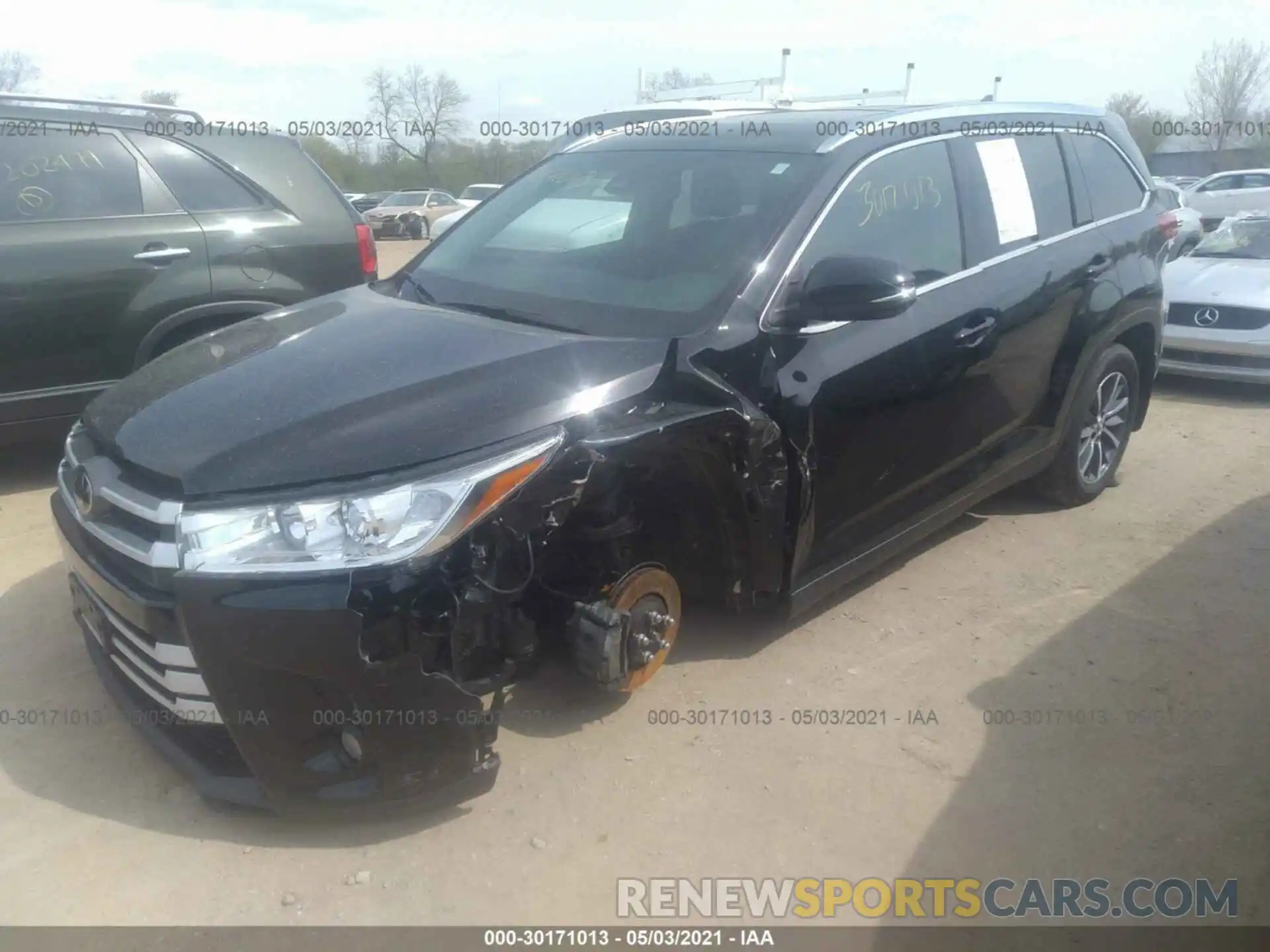 2 Photograph of a damaged car 5TDJZRFH9KS999326 TOYOTA HIGHLANDER 2019