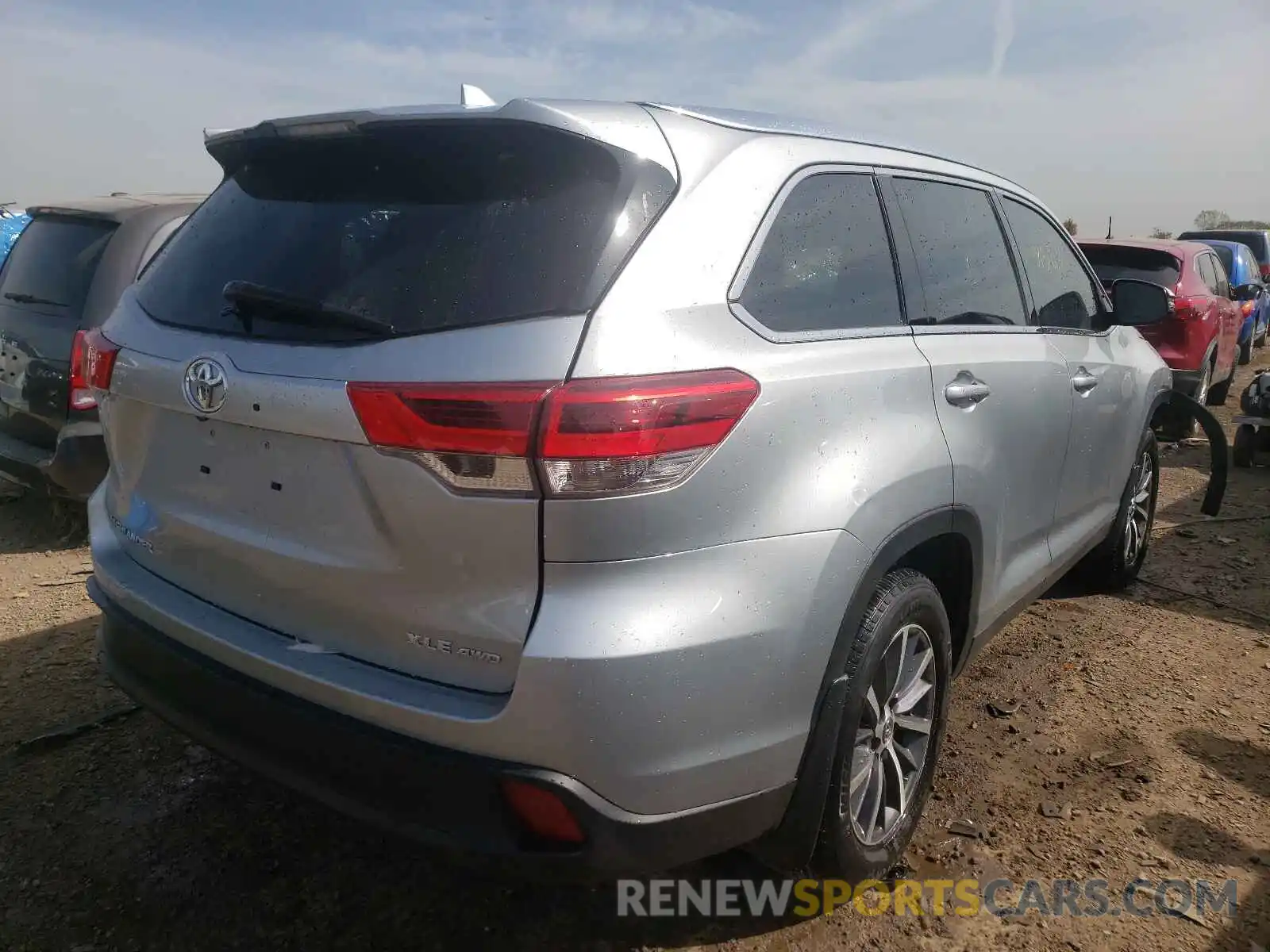 4 Фотография поврежденного автомобиля 5TDJZRFHXKS563410 TOYOTA HIGHLANDER 2019