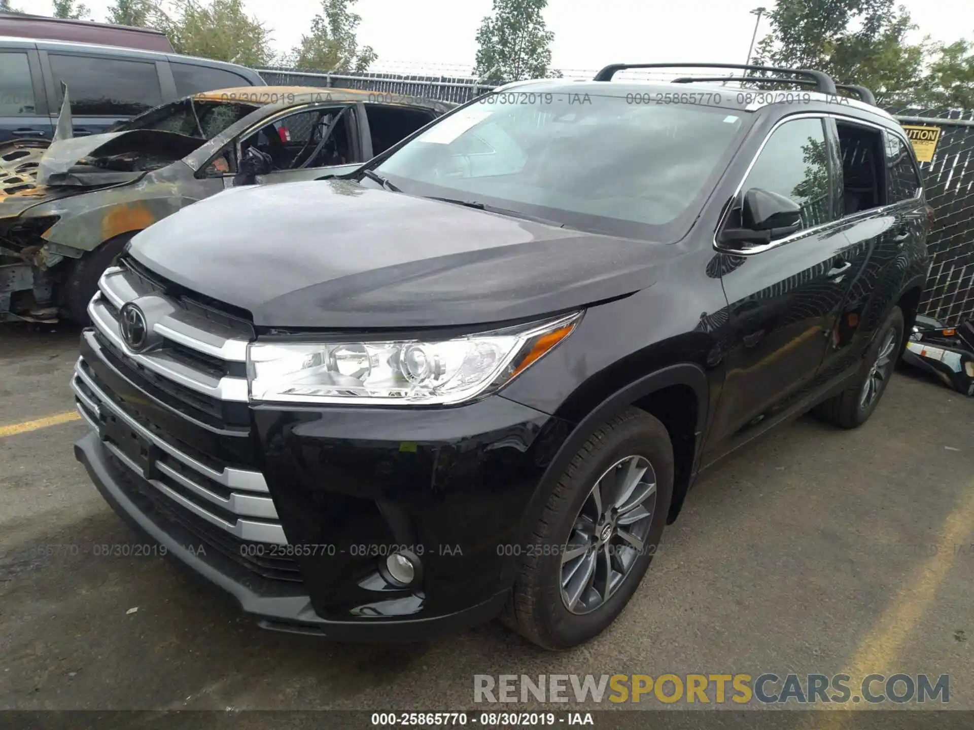 2 Photograph of a damaged car 5TDJZRFHXKS563570 TOYOTA HIGHLANDER 2019