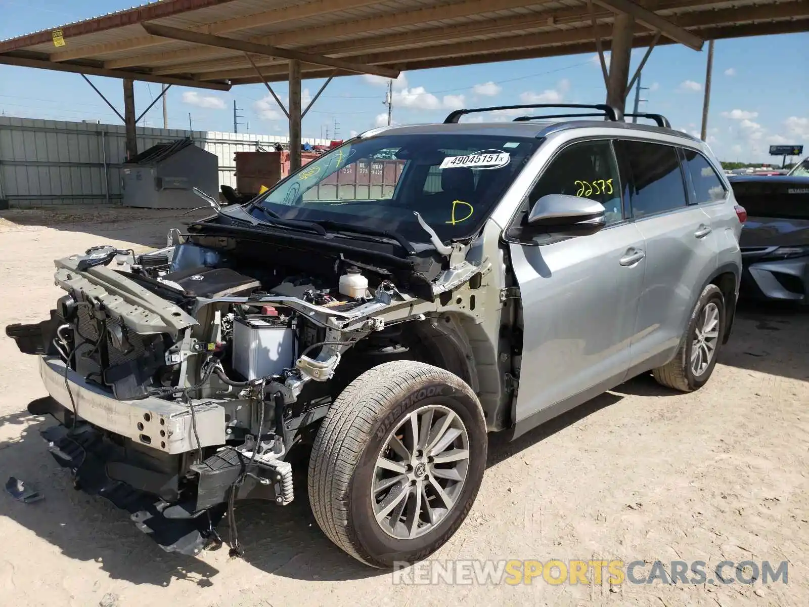 2 Photograph of a damaged car 5TDJZRFHXKS566629 TOYOTA HIGHLANDER 2019