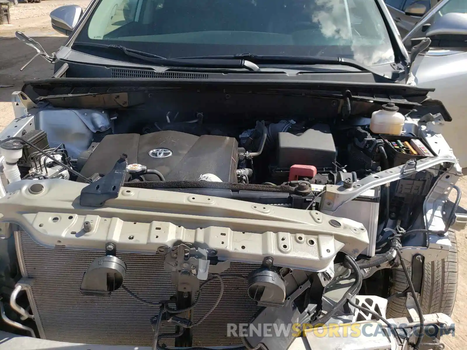 7 Photograph of a damaged car 5TDJZRFHXKS566629 TOYOTA HIGHLANDER 2019