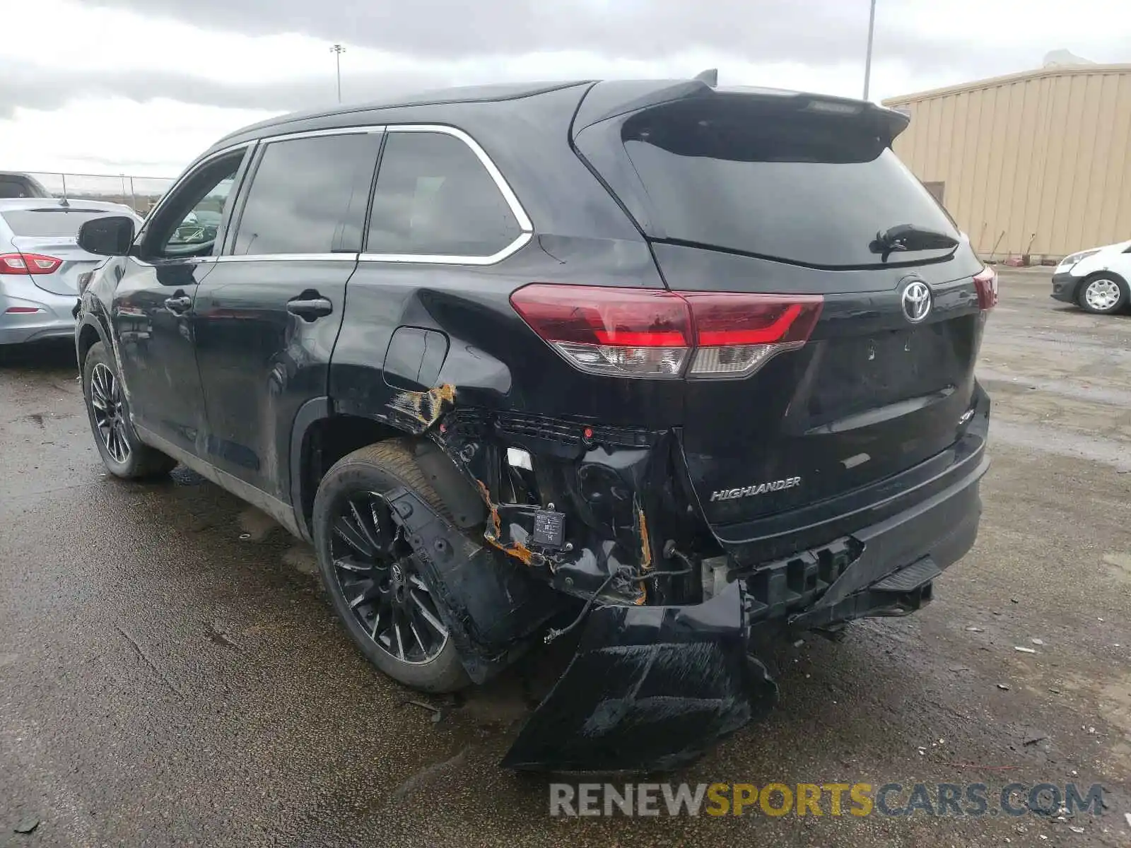 3 Photograph of a damaged car 5TDJZRFHXKS568090 TOYOTA HIGHLANDER 2019