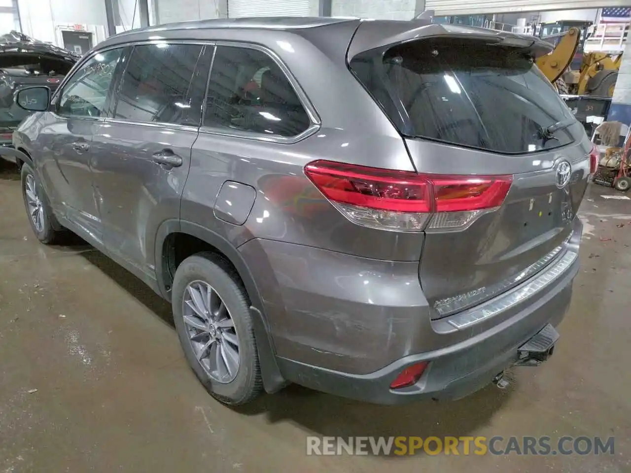 3 Photograph of a damaged car 5TDJZRFHXKS569241 TOYOTA HIGHLANDER 2019