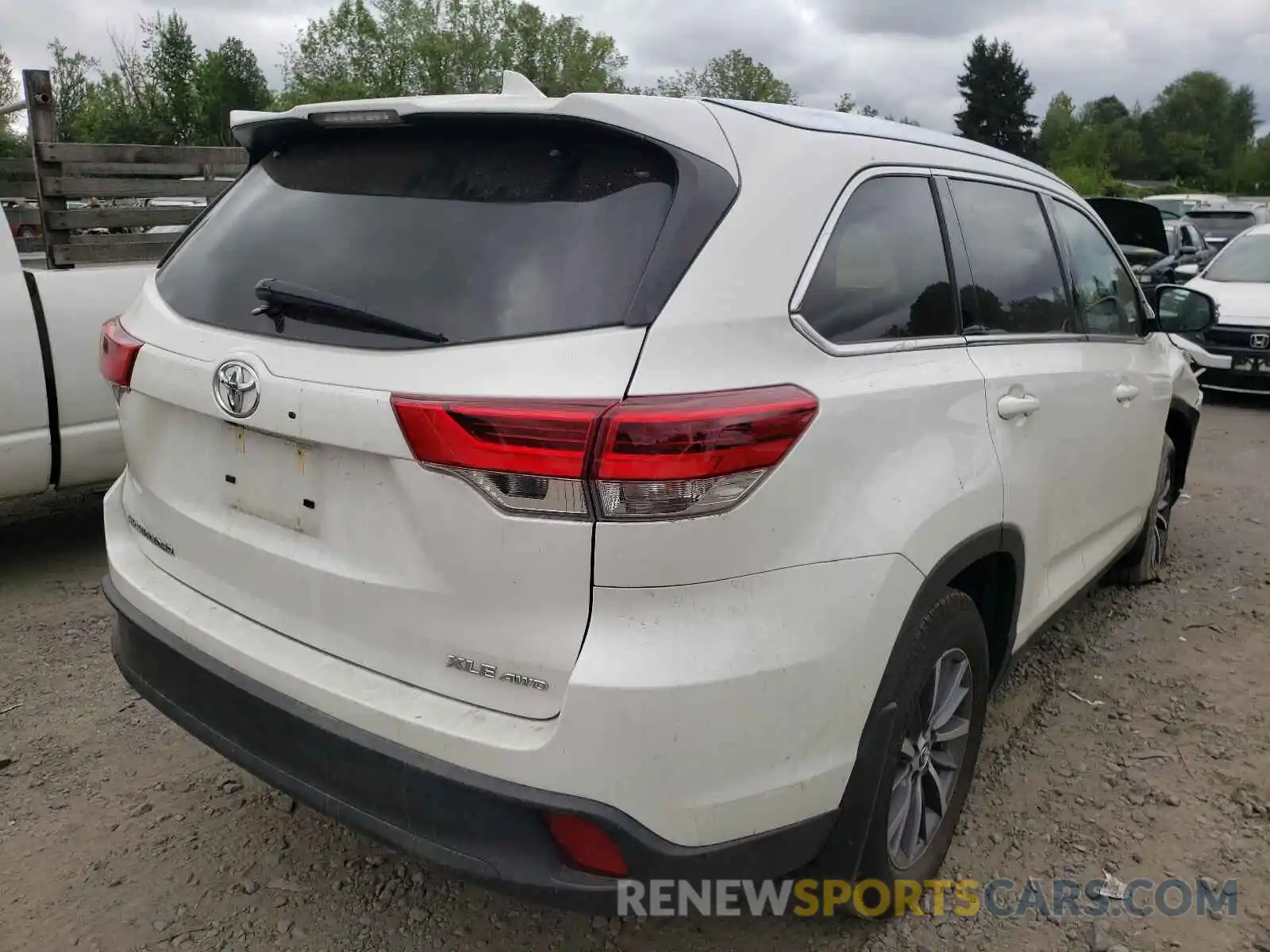 4 Фотография поврежденного автомобиля 5TDJZRFHXKS569627 TOYOTA HIGHLANDER 2019