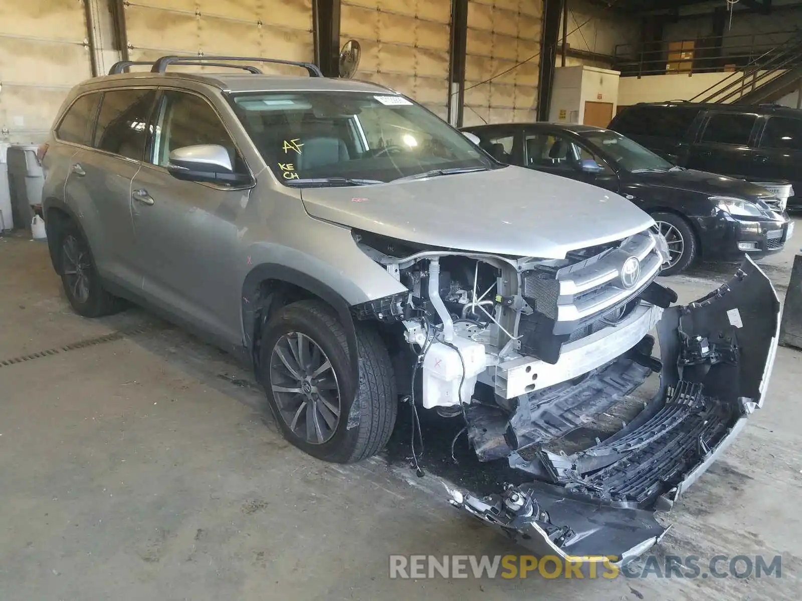 1 Photograph of a damaged car 5TDJZRFHXKS569692 TOYOTA HIGHLANDER 2019