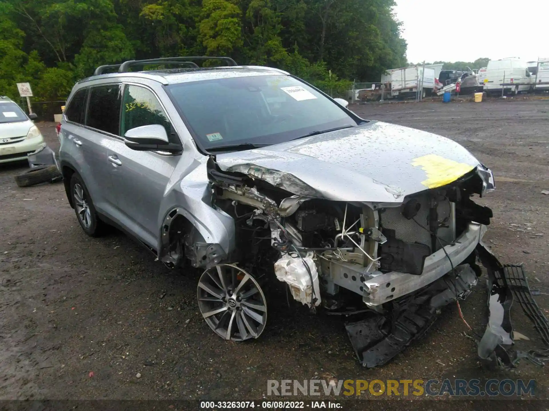 1 Photograph of a damaged car 5TDJZRFHXKS570938 TOYOTA HIGHLANDER 2019